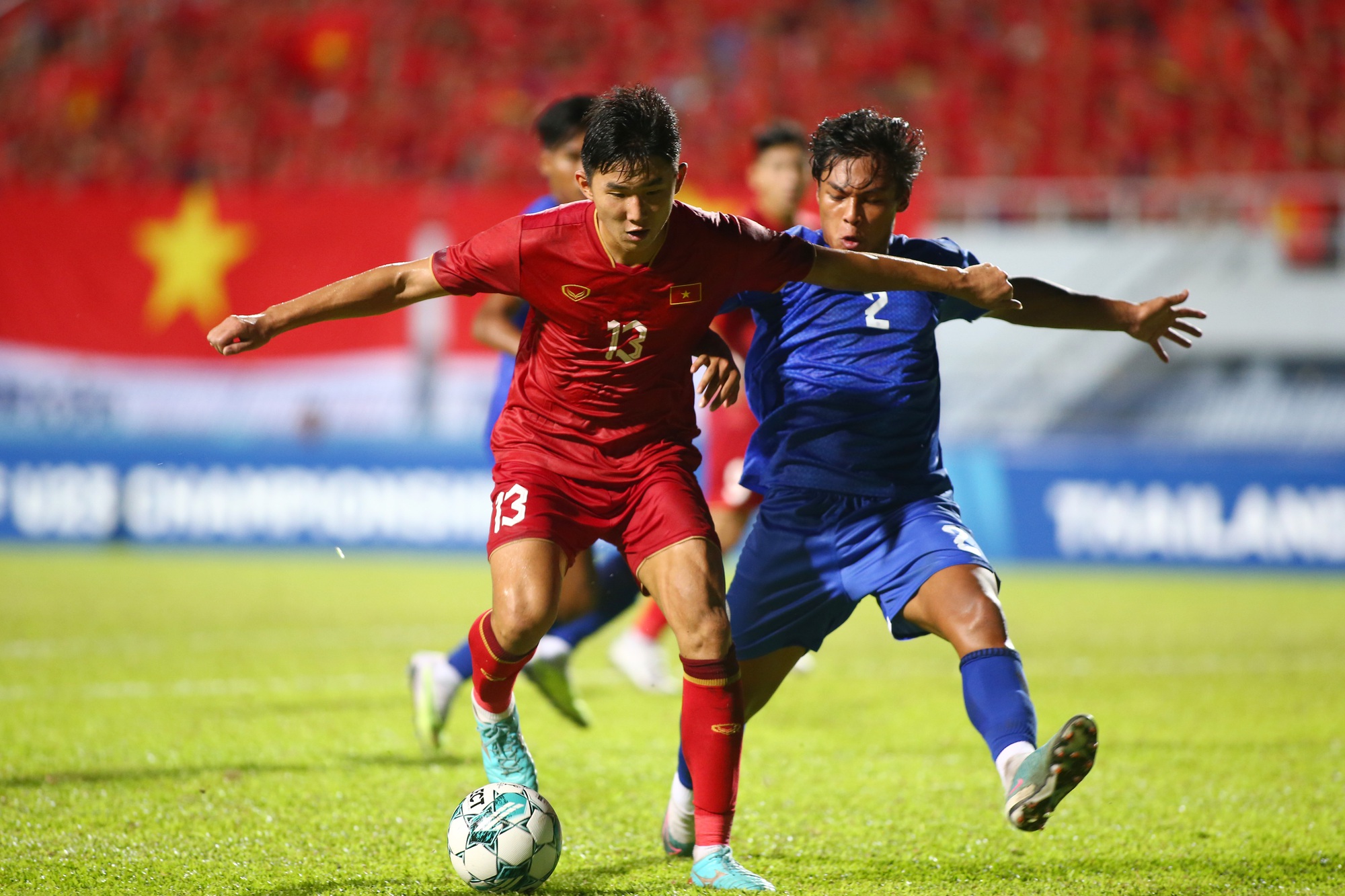 Nguyễn Đăng Dương (13) ra mắt đội tuyển U.23 Việt Nam ở tuổi 17