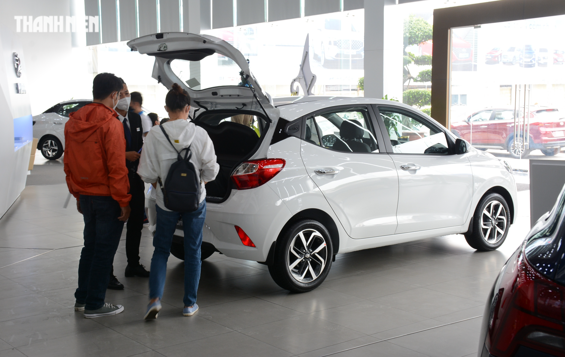 Ô tô 'đại hạ giá' người Việt không còn ngại mua xe trong tháng Ngâu - Ảnh 2.