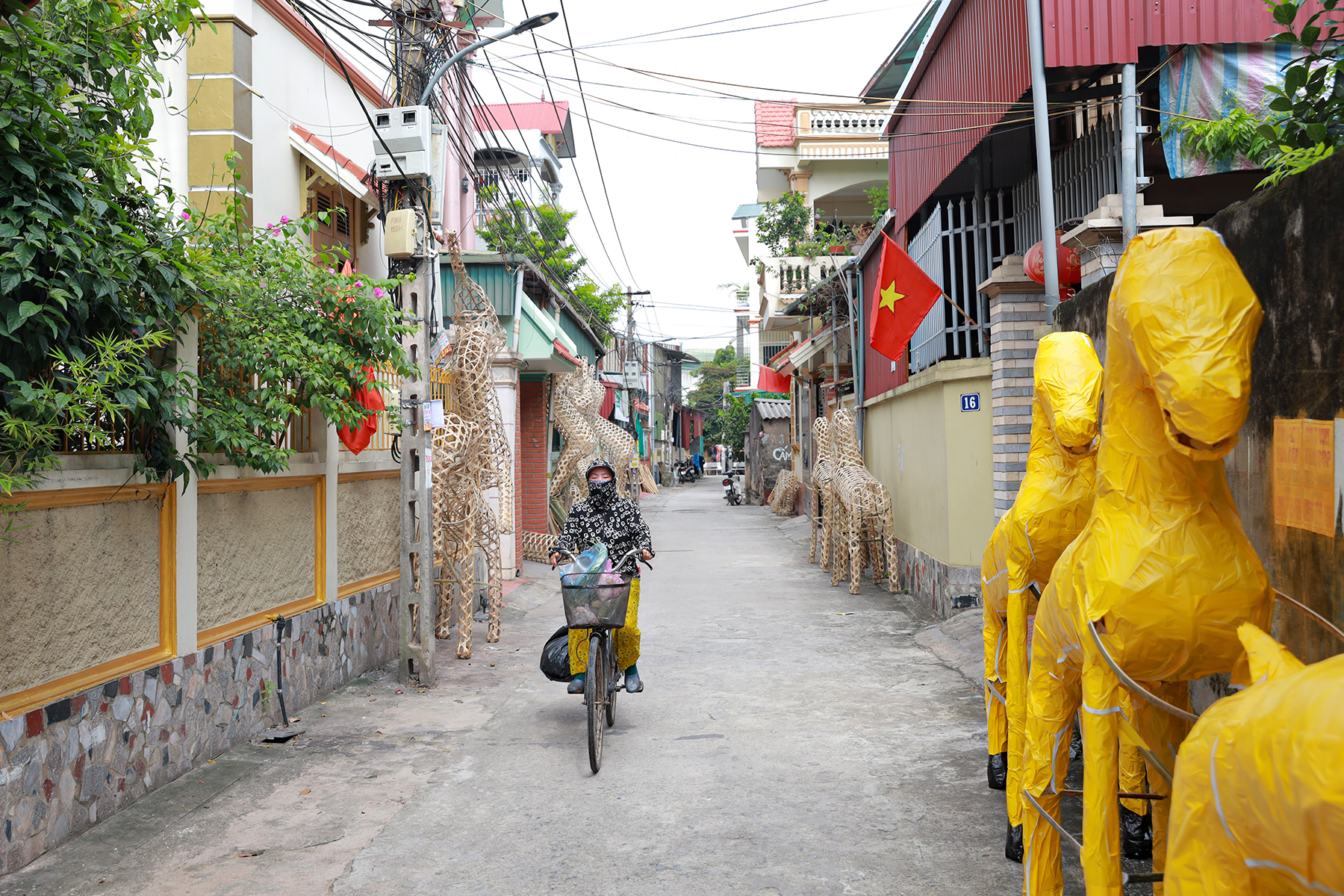 'Thủ phủ vàng mã' đất Bắc đìu hiu trước rằm tháng 7 - Ảnh 4.