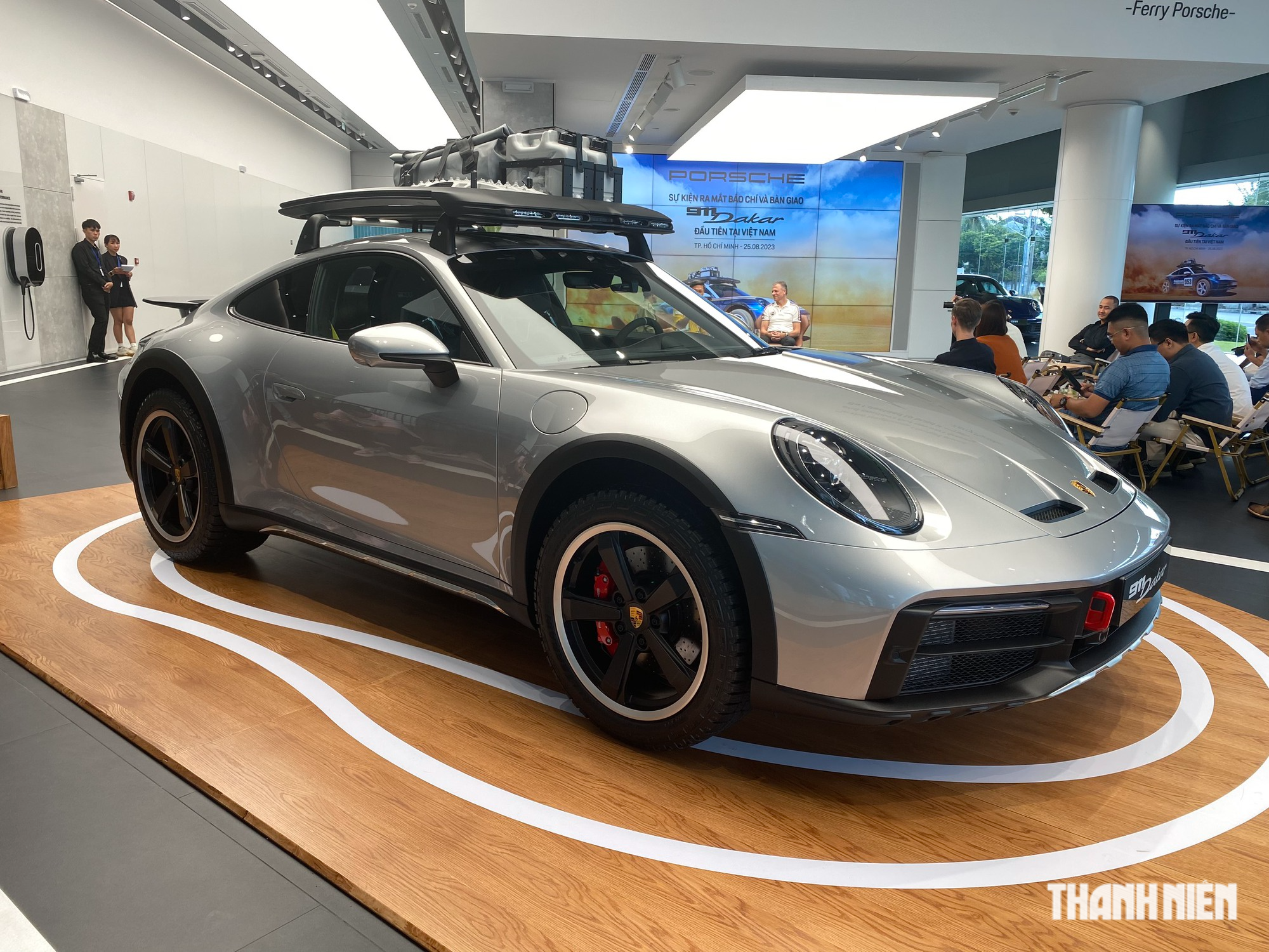 Điều gì làm nên sự đặc biệt của Porsche 911 Dakar khi về Việt Nam? - Ảnh 1.