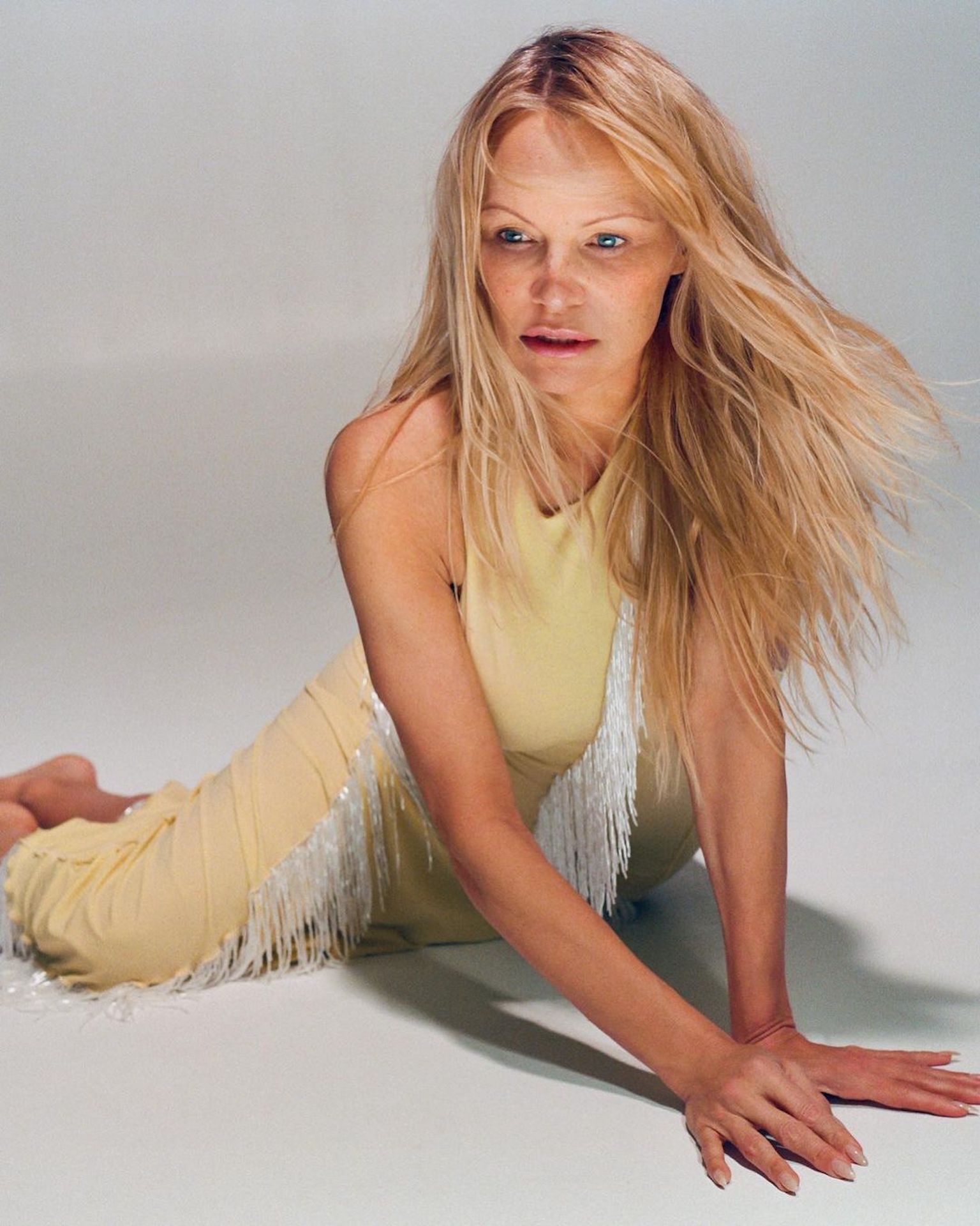 Vẻ nóng bỏng của 'biểu tượng gợi cảm' Pamela Anderson ở tuổi U.60 - Ảnh 3.
