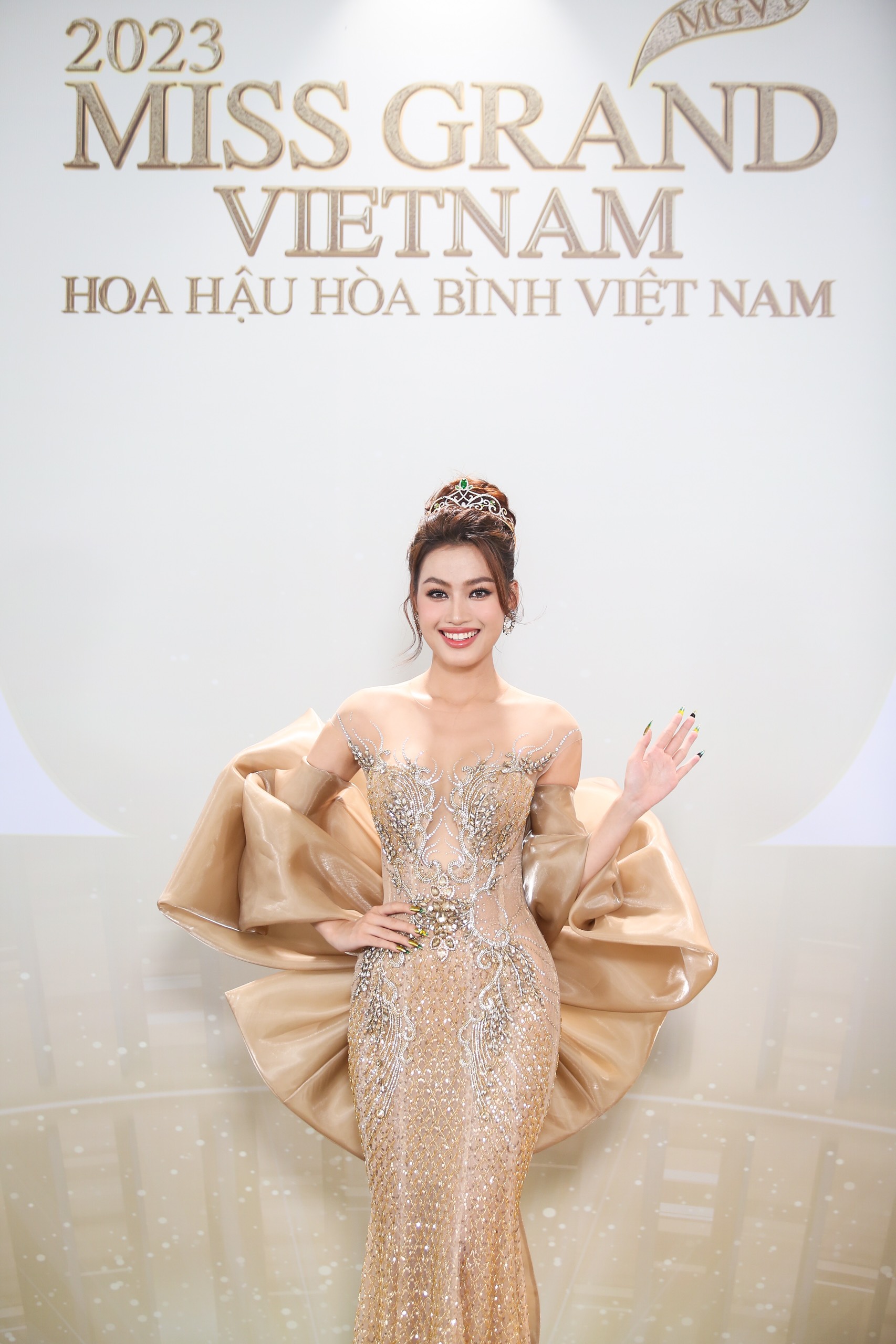 Phát La thoải mái chụp ảnh cùng Hoa hậu Thiên Ân giữa tin đồn tình cảm - Ảnh 6.