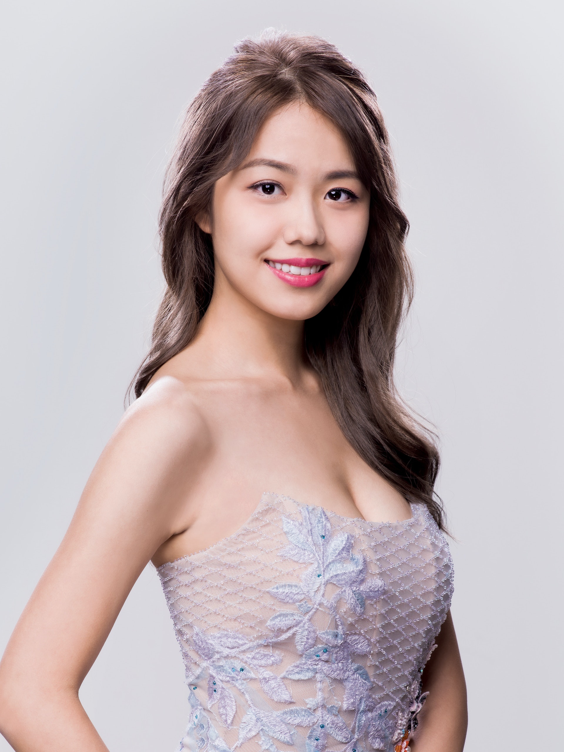 Người đẹp 21 tuổi vừa đăng quang 'Hoa hậu Hồng Kông 2023' - Ảnh 4.