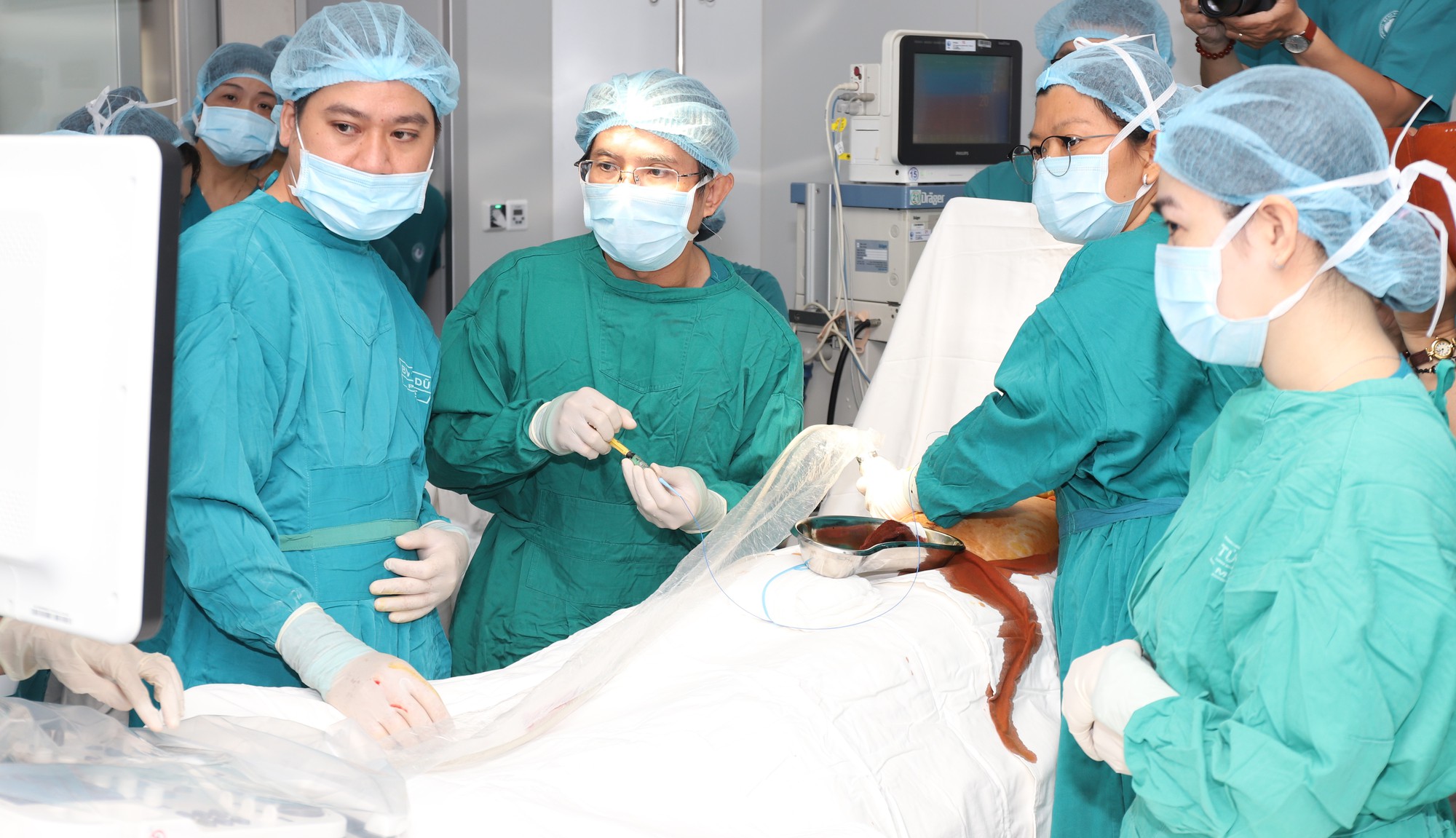 Tu Du Hospital intervened for the first time successfully in embolism ...