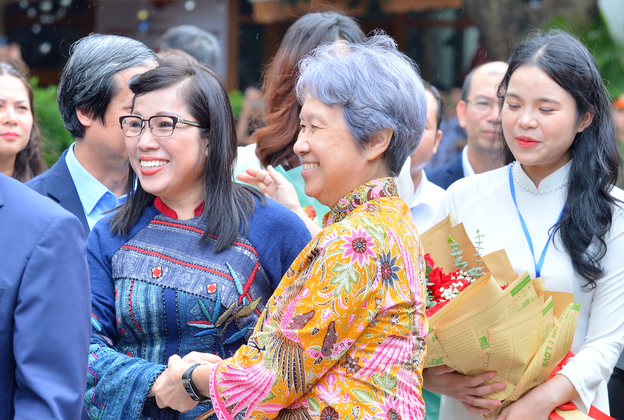 Thủ tướng Phạm Minh Chính và Thủ tướng Lý Hiển Long thăm ĐH Quốc gia Hà Nội - Ảnh 3.