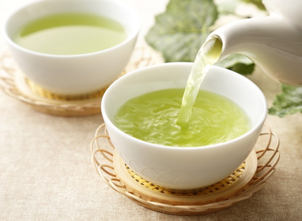 Muốn ngăn đau tim, hãy kết hợp trà xanh và táo - Ảnh 2.