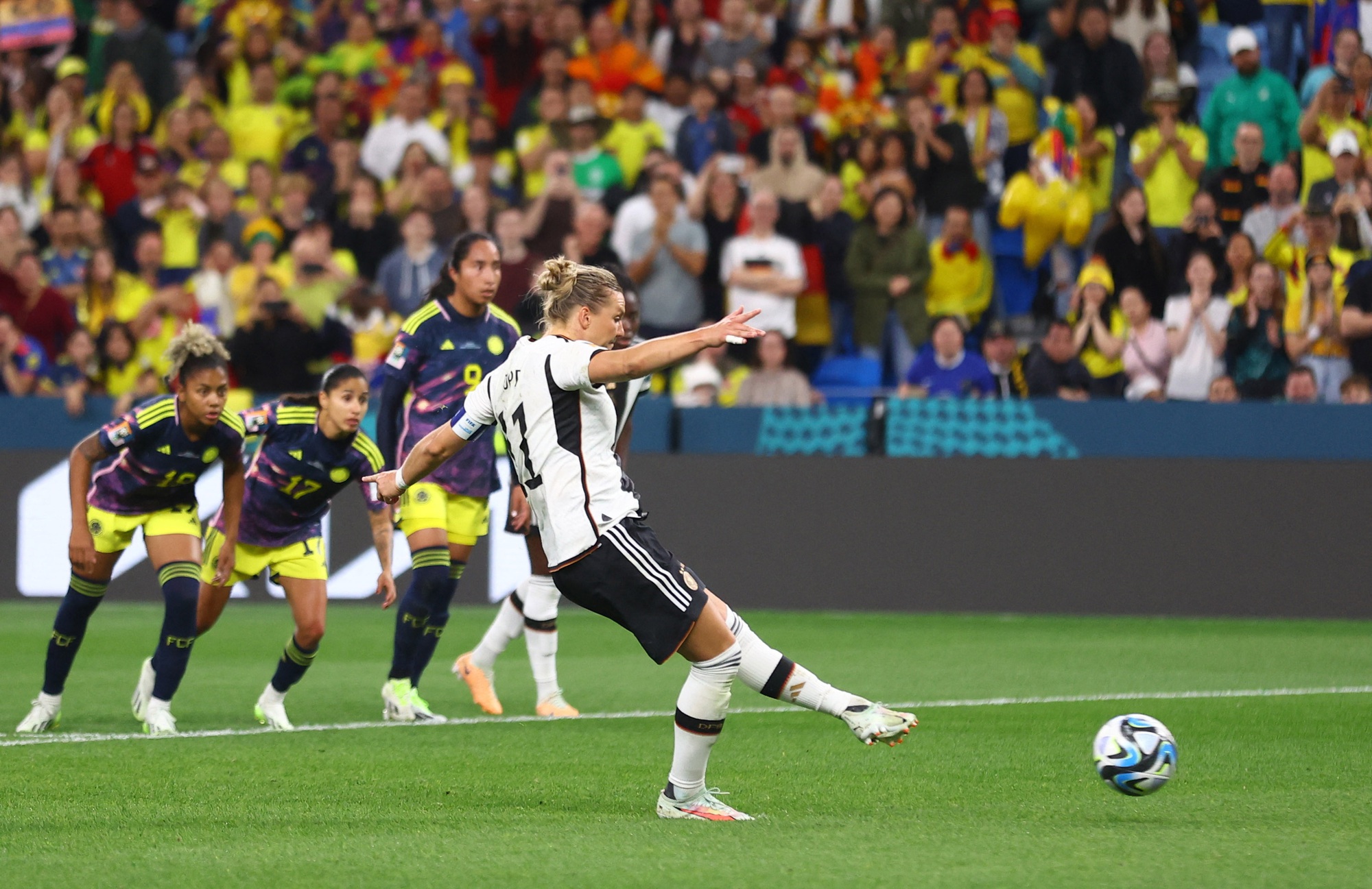 Những chiến thắng và thất bại gây sốc nhất ở vòng bảng World Cup nữ 2023  - Ảnh 19.
