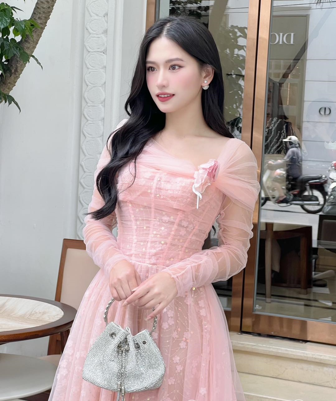 2825 - Váy đầm chiffon hai dây màu hồng