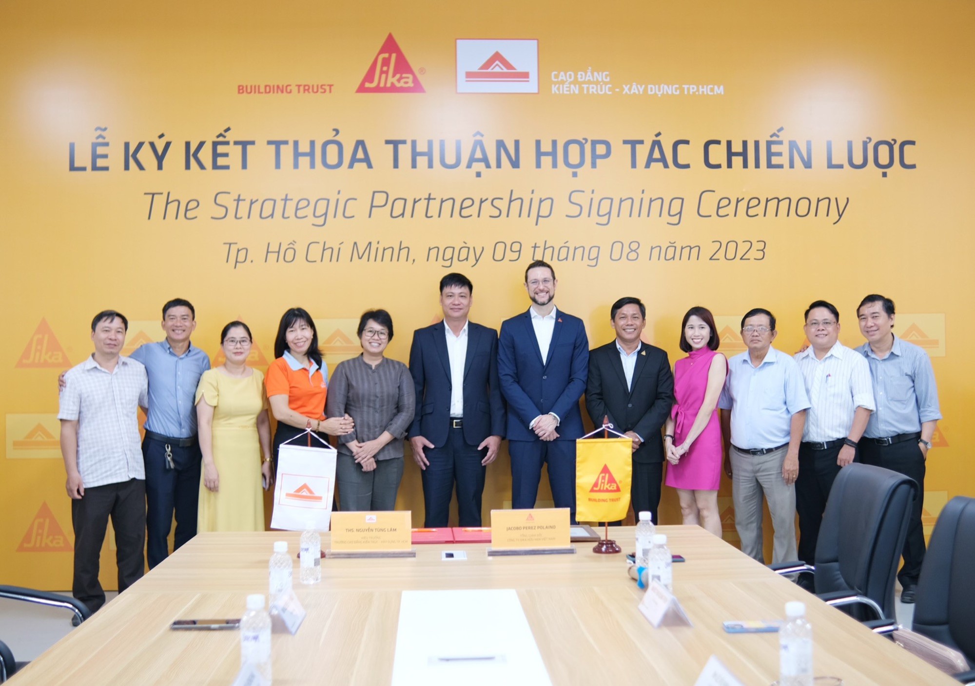 Cooperación estratégica de Sika Vietnam para mejorar la calidad de los recursos humanos en la industria de la construcción - Foto 1. Sika Việt Nam hợp tác chiến lược nhằm nâng cao chất lượng nhân sự ngành xây dựng - Ảnh 1.