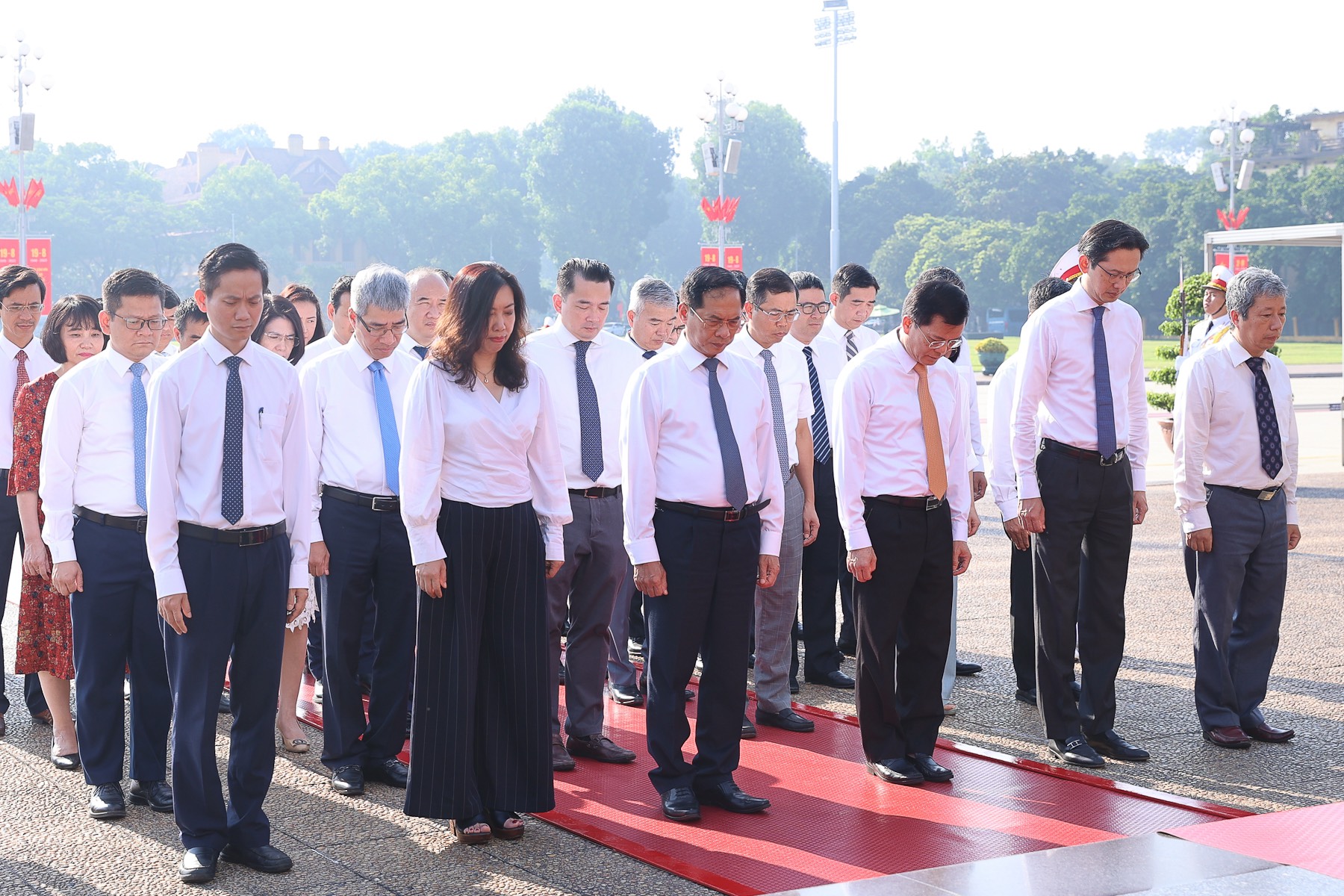 Lãnh đạo Đảng, Nhà nước vào lăng viếng Chủ tịch Hồ Chí Minh nhân Quốc khánh 2.9 - Ảnh 7.