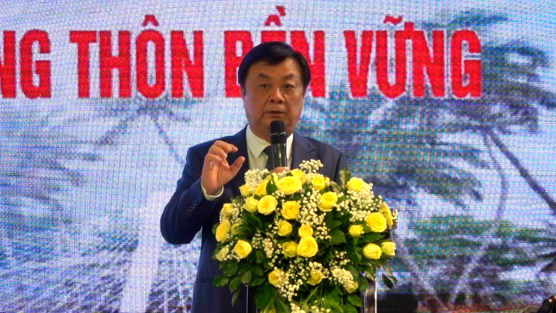 Bộ trưởng Lê Minh Hoan: ‘Đừng trách thế hệ trẻ không chọn học nông nghiệp’ - Ảnh 1.