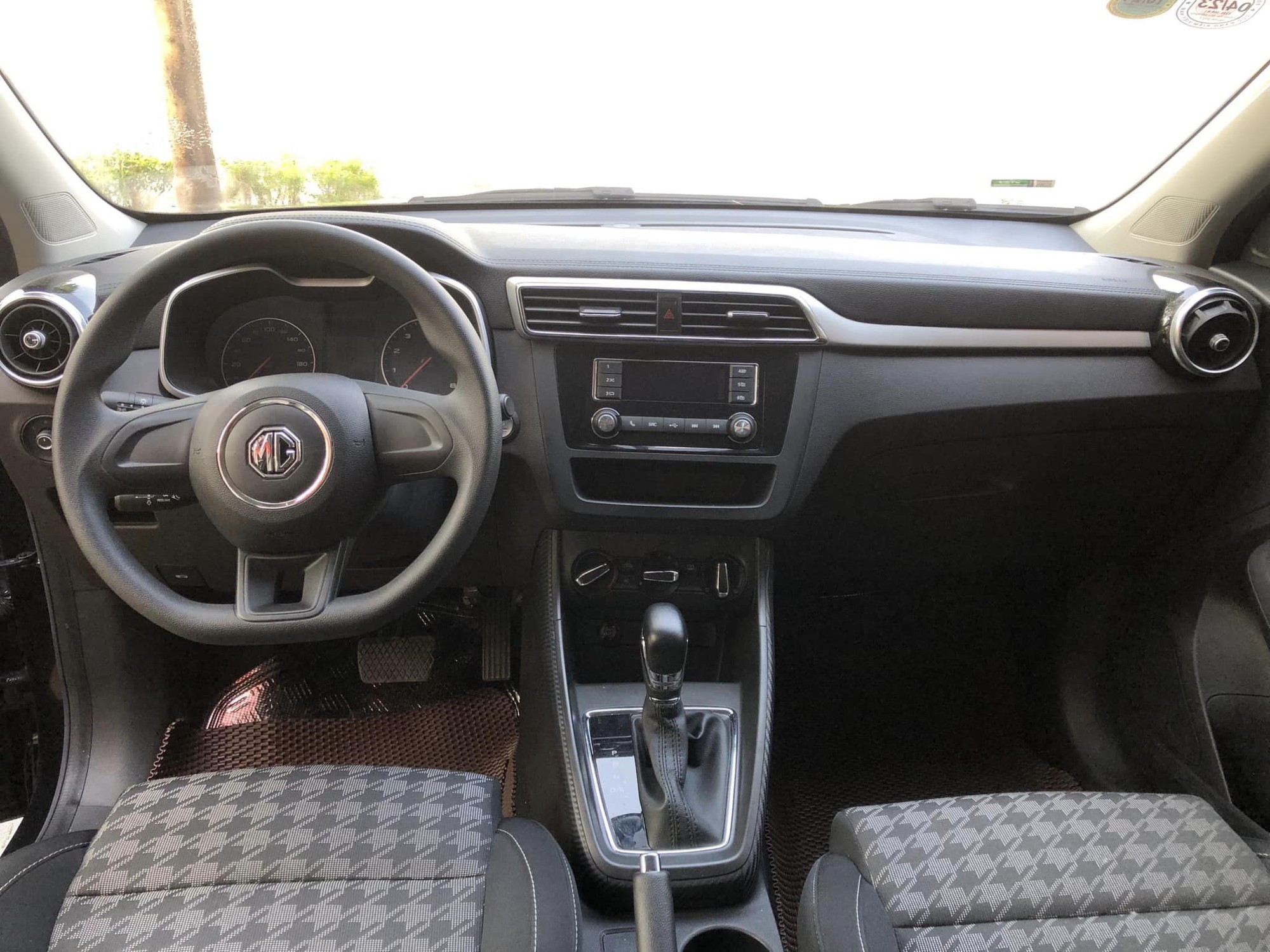 Xe Trung Quốc MG ZS mất nửa giá sau 3 năm sử dụng tại Việt Nam - Ảnh 3. Xe Trung Quốc MG ZS mất nửa giá sau 3 năm sử dụng tại Việt Nam - Ảnh 3.