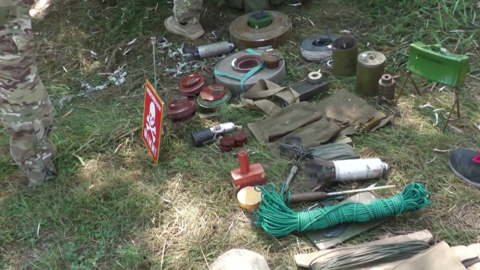 Đặc công Ukraine: quân đội Nga bẫy mìn ở mọi nơi, ngay cả dưới xác chết - Ảnh 2.