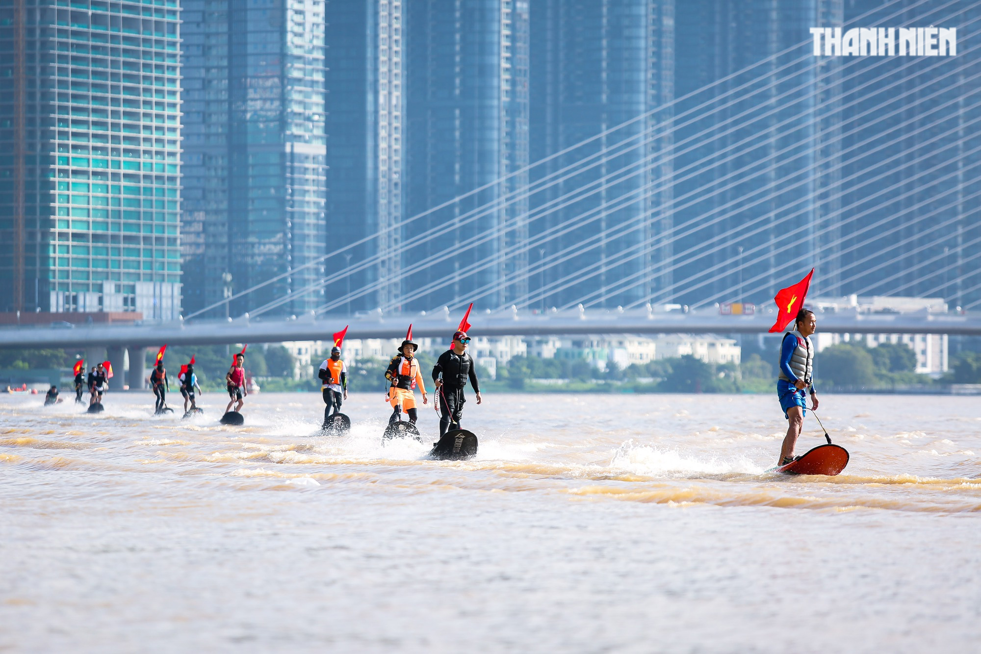 Tưng bừng giải đua thuyền truyền thống TP.HCM mở rộng năm 2023 trên sông Sài Gòn - Ảnh 5.