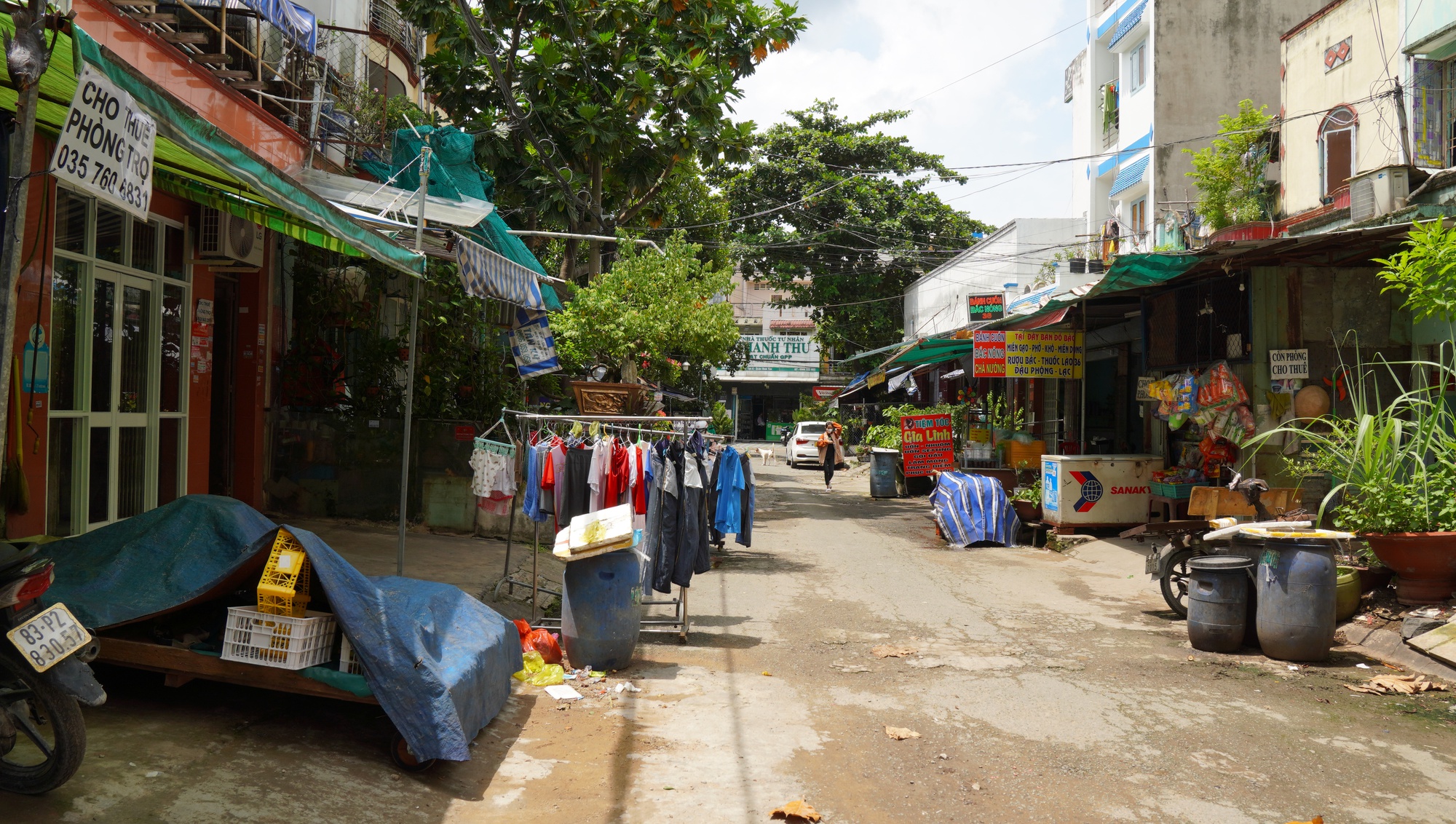 ‘Thủ phủ nhà trọ’ TP.HCM ế ẩm, treo biển cho thuê cả tháng không ai hỏi - Ảnh 2.