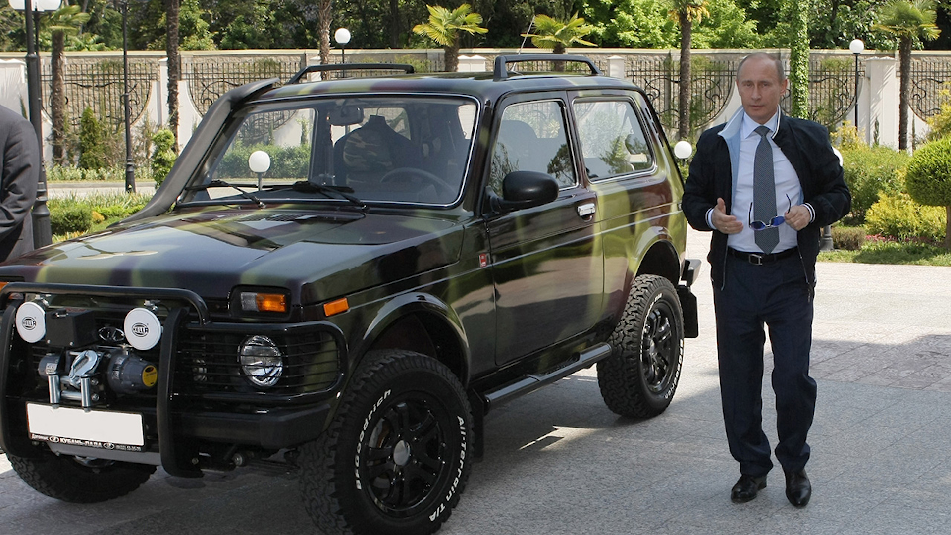 Tổng thống Putin: quan chức nhà nước nên dùng ô tô Nga sản xuất - Ảnh 1.
