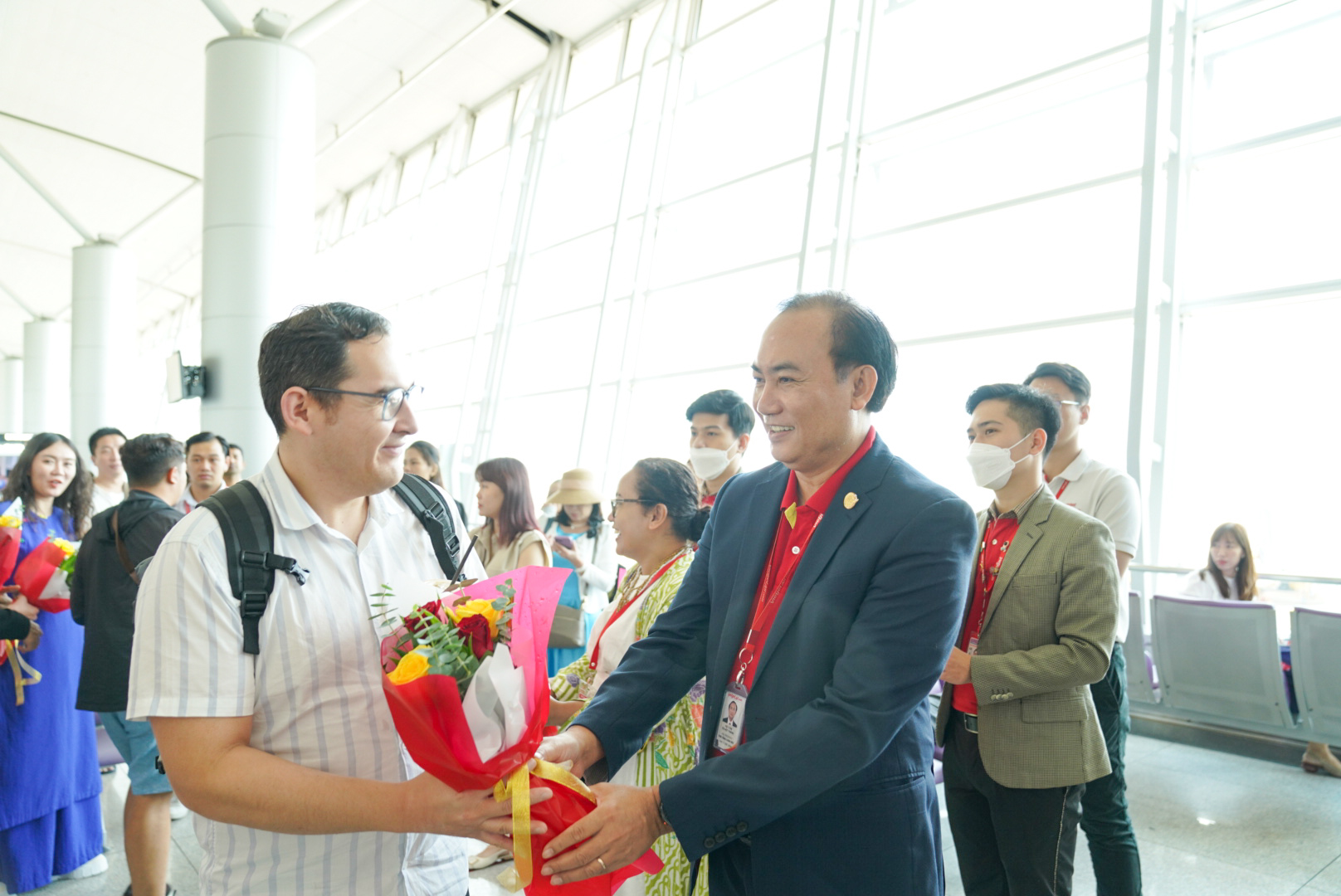 Vietjet បើកជើងហោះហើរត្រង់ពីហ្សាកាតាទៅកាន់ទីក្រុងហូជីមិញ ផ្សព្វផ្សាយទេសចរណ៍រវាងទីក្រុងទាំងពីរ - រូបថត ៥. Vietjet mở đường bay thẳng từ Jakarta đến TP.HCM, thúc đẩy du lịch giữa 2 thành phố - Ảnh 5.