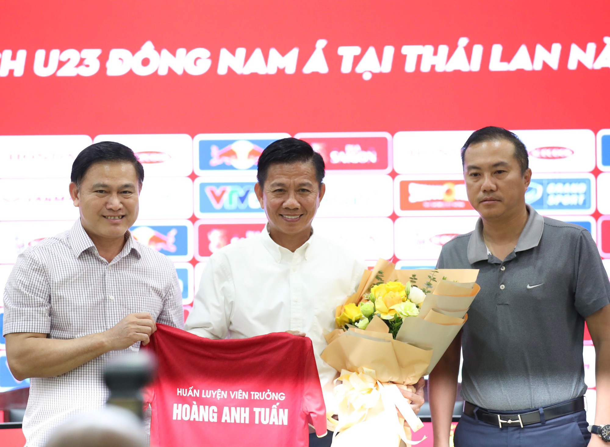 HLV Hoàng Anh Tuấn tiết lộ áp lực đặc biệt khi dẫn dắt U.23 Việt Nam - Ảnh 1.