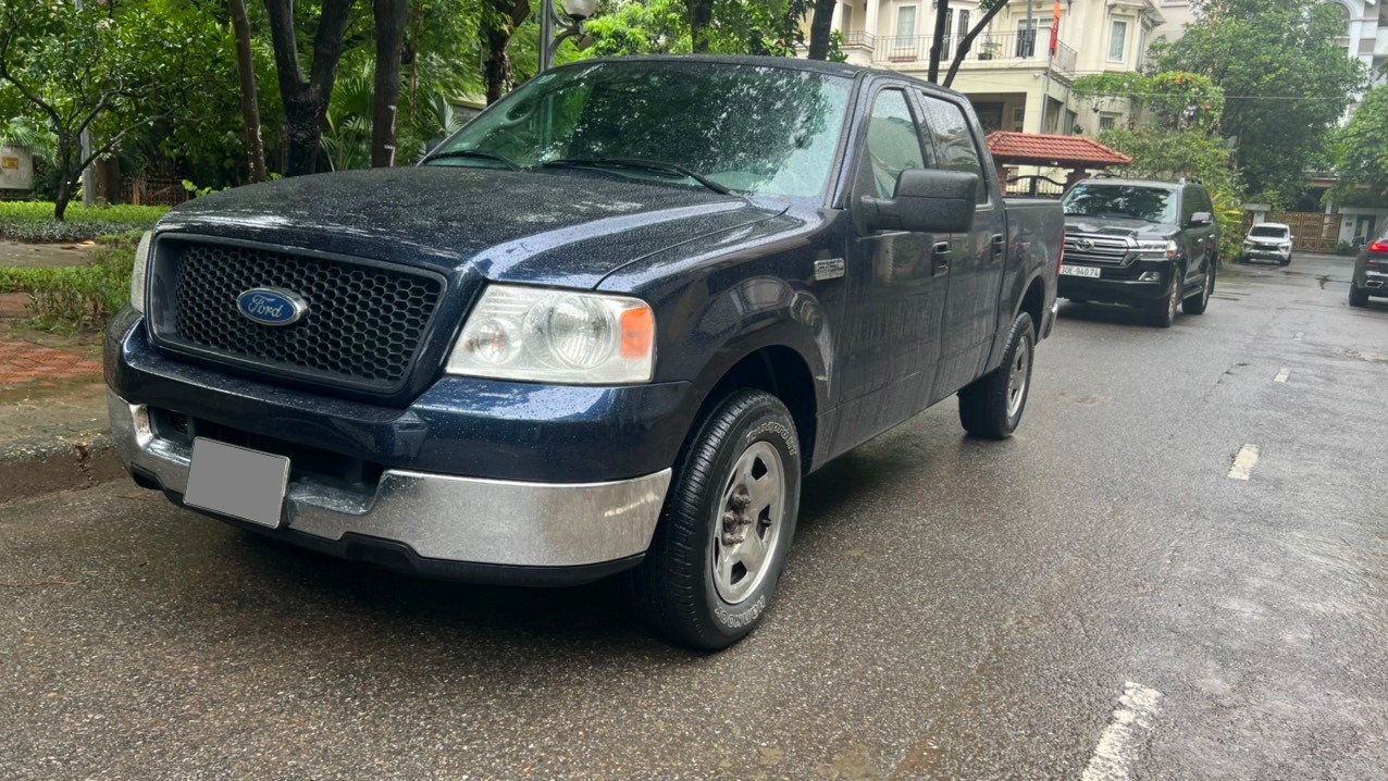 Ford F-150 gần 20 năm tuổi rao bán 800 triệu đồng tại Việt Nam   - Ảnh 1.