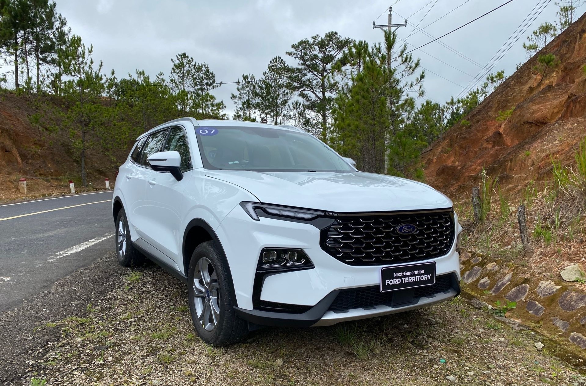 Quyết đấu Mazda CX-5, Ford Territory giảm giá hơn 100 triệu đồng - Ảnh 1.