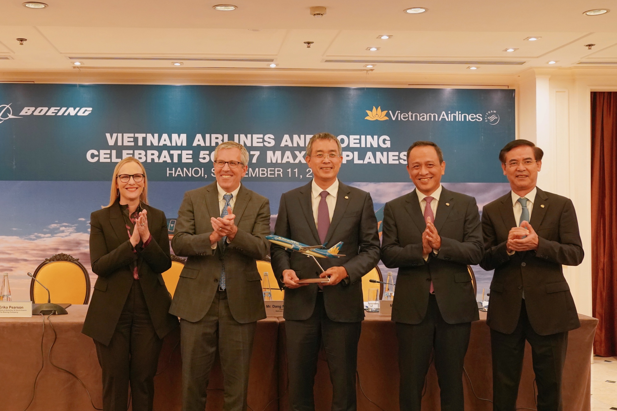 Vietnam Airlines mua 50 máy bay Mỹ Boeing 737Max  - Ảnh 2.
