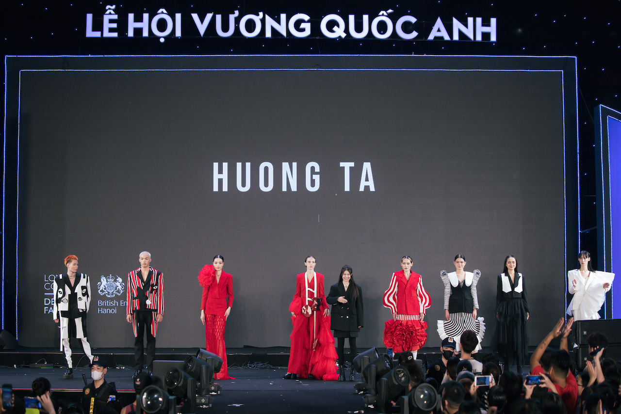 6 nhà thiết kế Việt tham gia trình diễn thời trang tại Lễ hội Vương quốc Anh - Ảnh 11.