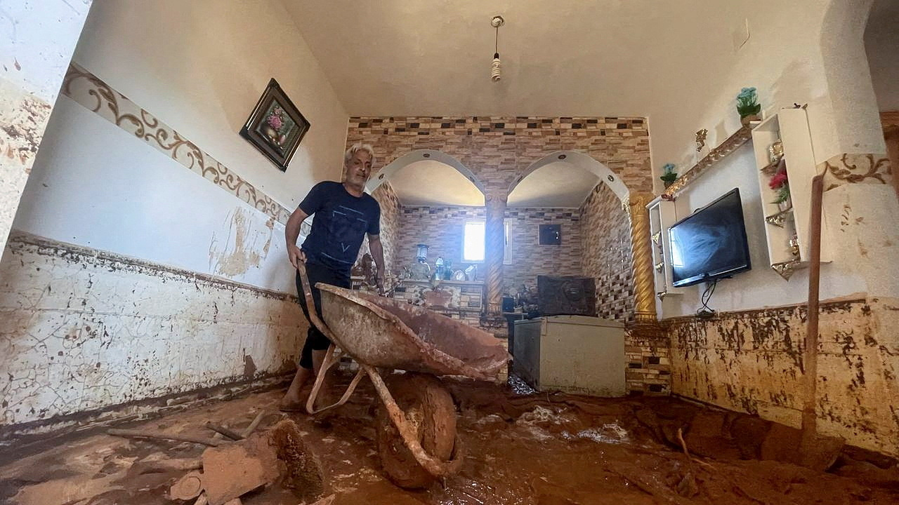 Sau trận lũ lụt thảm khốc, nhiều người Libya sống cảnh không nhà cửa - Ảnh 1.