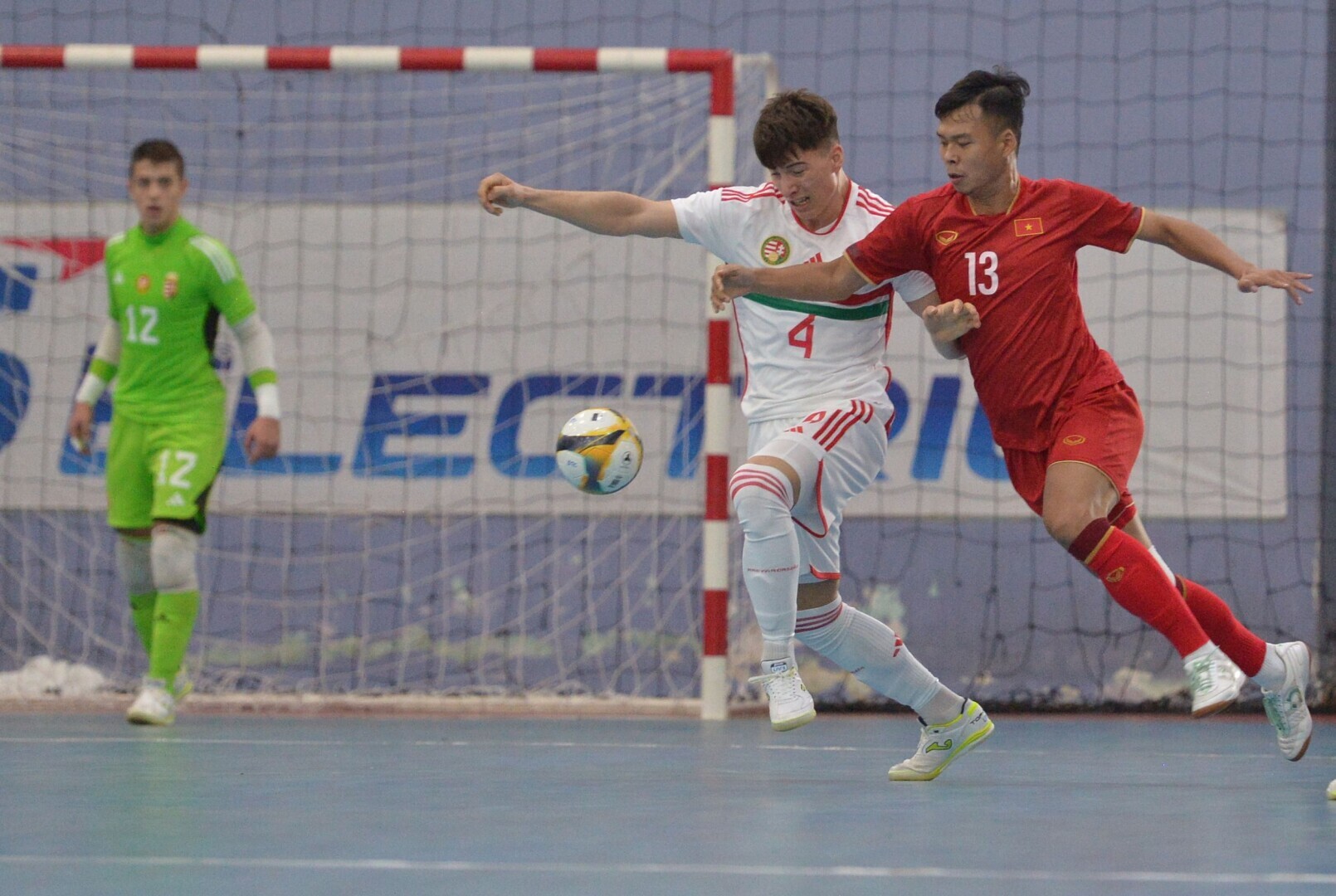 Thủ hòa đối mạnh từ châu Âu, đội tuyển futsal Việt Nam được khen ngợi - Ảnh 2.