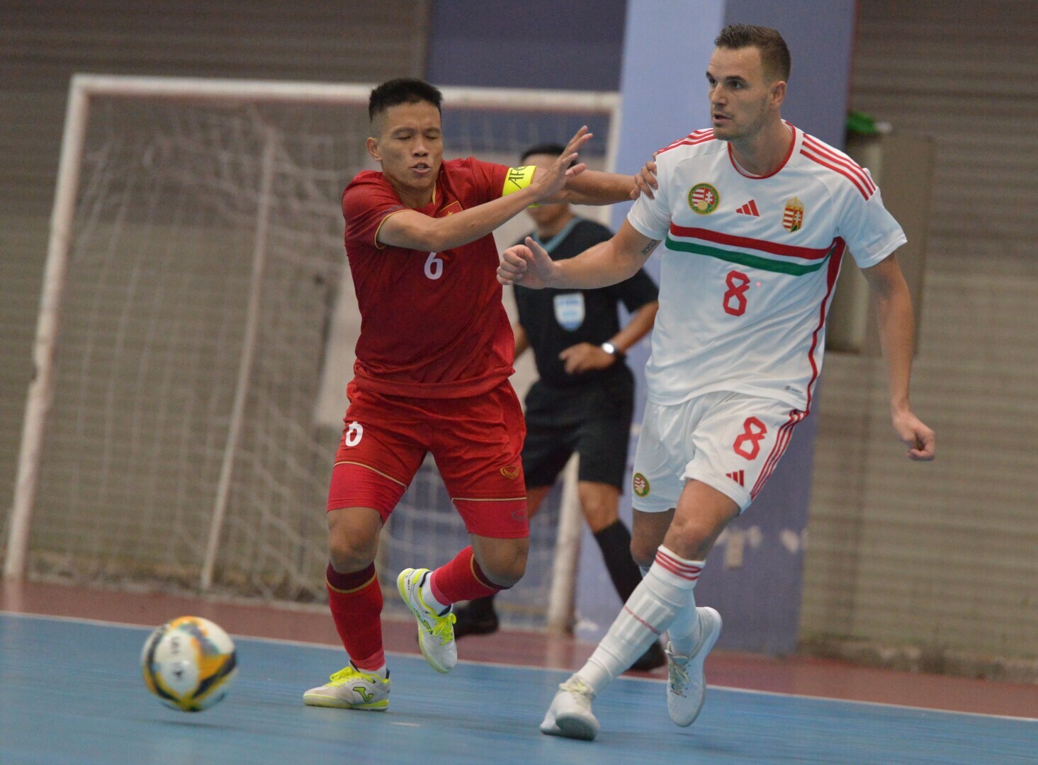 Thủ hòa đối mạnh từ châu Âu, đội tuyển futsal Việt Nam được khen ngợi - Ảnh 1.