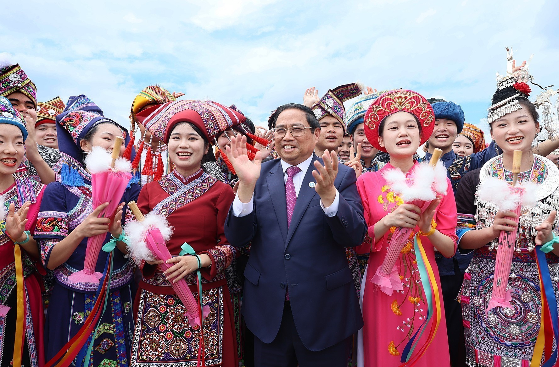 Thủ tướng: Mong Việt Nam trở thành điểm trung chuyển hàng hóa giữa ASEAN - Trung Quốc - Ảnh 15.