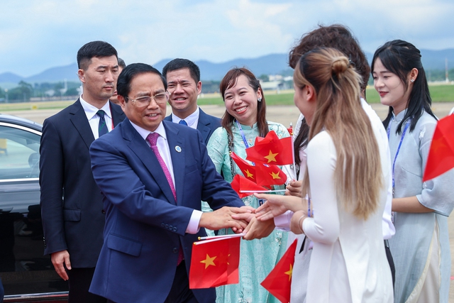 Thủ tướng: Mong Việt Nam trở thành điểm trung chuyển hàng hóa giữa ASEAN - Trung Quốc - Ảnh 17.