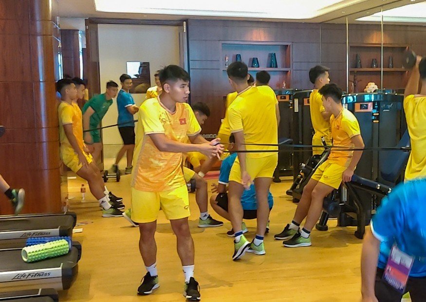 Đội tuyển Olympic Việt Nam tập tại khách sạn Gran New Century sáng 17.9