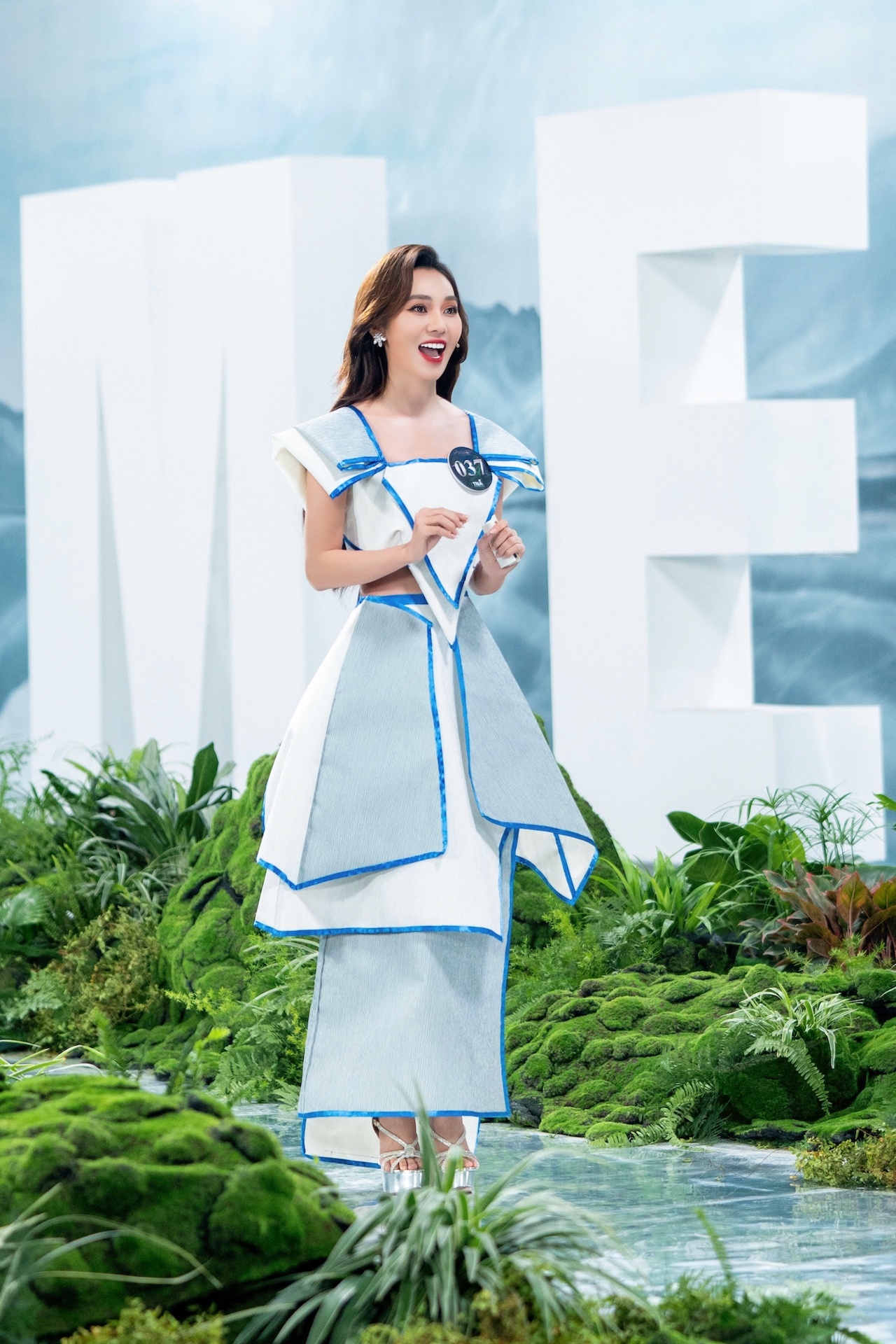 Loạt thí sinh Miss Earth Vietnam 2023 trình diễn trang phục tái chế - Ảnh 6.