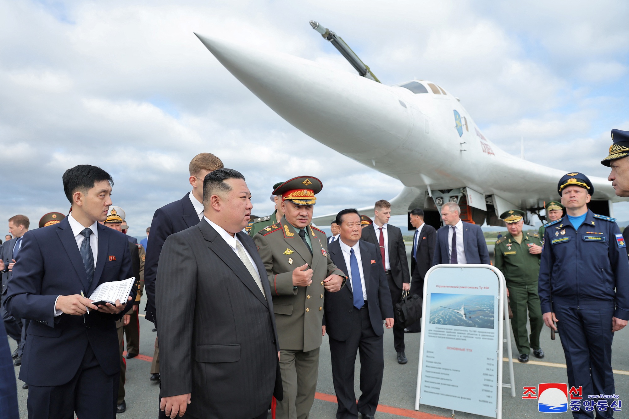 Ông Kim Jong-un nhận quà UAV cảm tử trước khi kết thúc chuyến thăm Nga - Ảnh 1.