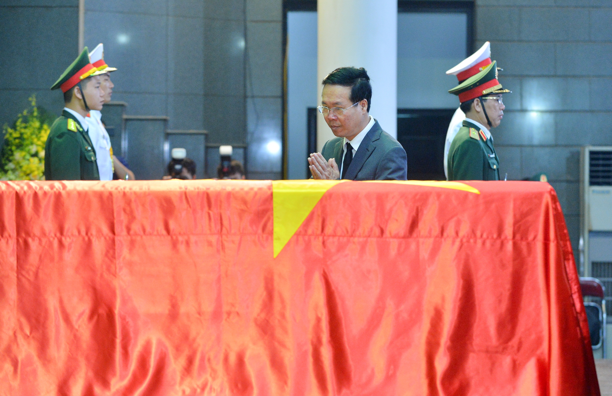 Lễ tang cấp cao Thượng tướng Nguyễn Chí Vịnh - Ảnh 4.