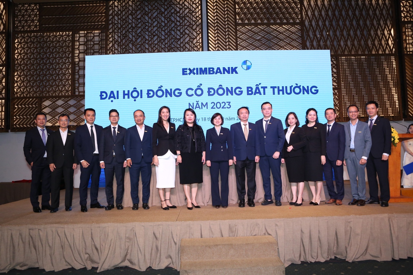 Eximbank suma 2 miembros, perfeccionando el Consejo Directivo para el 7º periodo - Foto 3. Eximbank bổ sung 2 thành viên, kiện toàn HĐQT nhiệm kỳ VII - Ảnh 3.