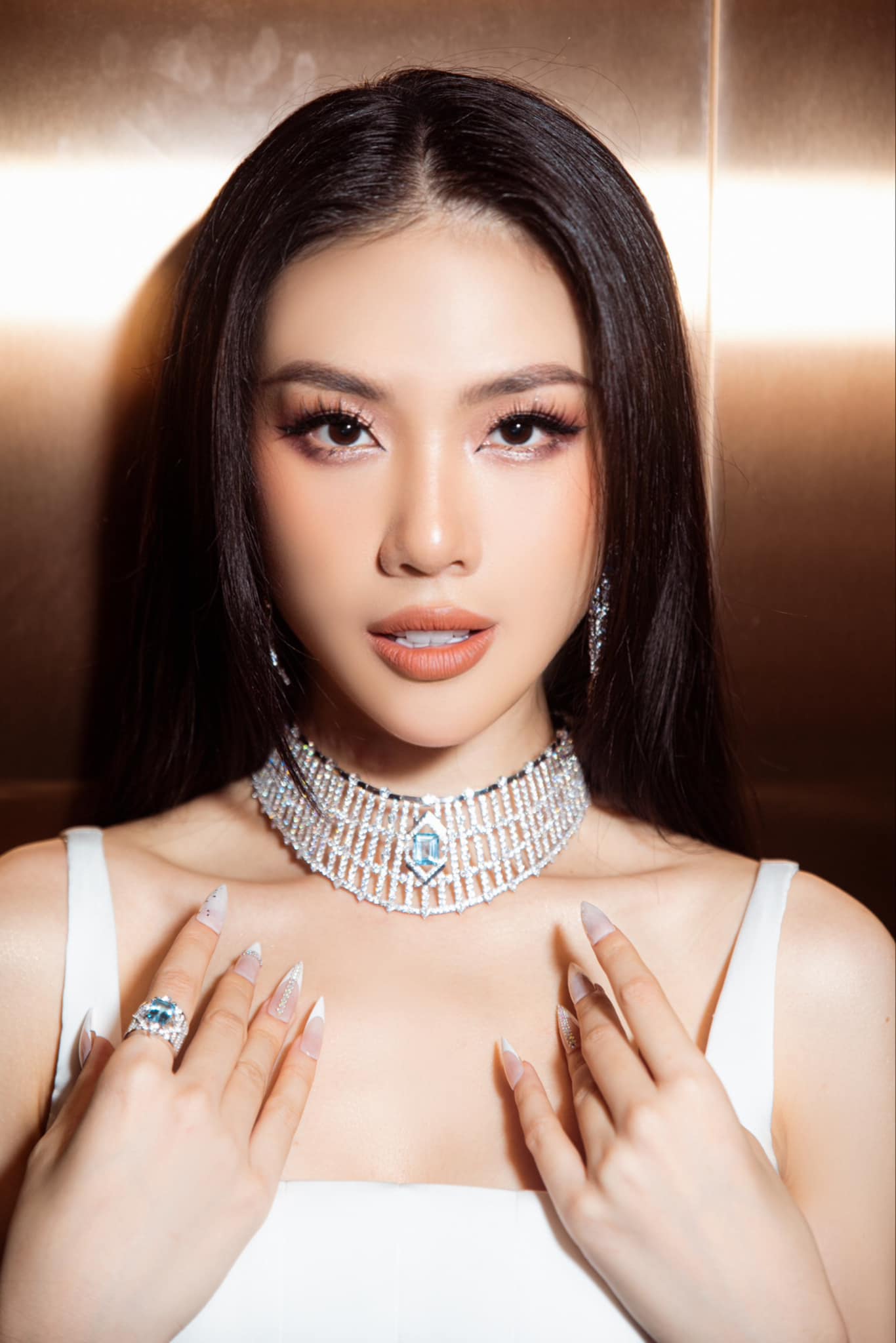 Siêu mẫu Bùi Quỳnh Hoa: Tôi sẽ không còn nhạt nhòa ở Miss Universe - Ảnh 8.