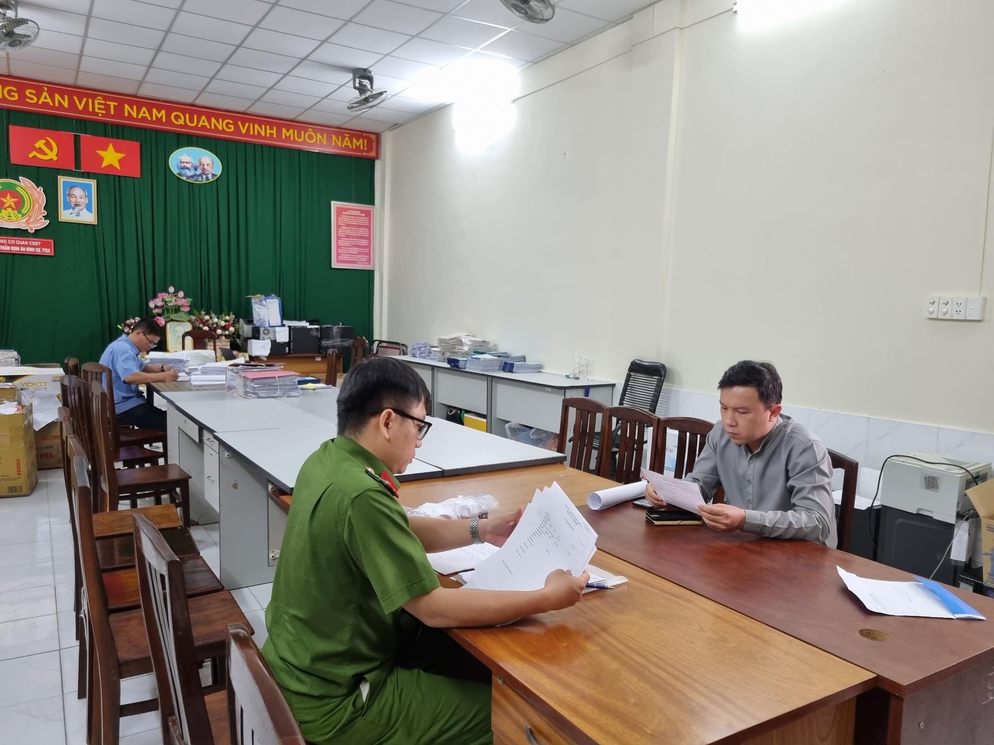 Toàn cảnh vụ án Nguyễn Phương Hằng trước ngày xét xử: Những nhân vật bị 'gọi tên' - Ảnh 3.