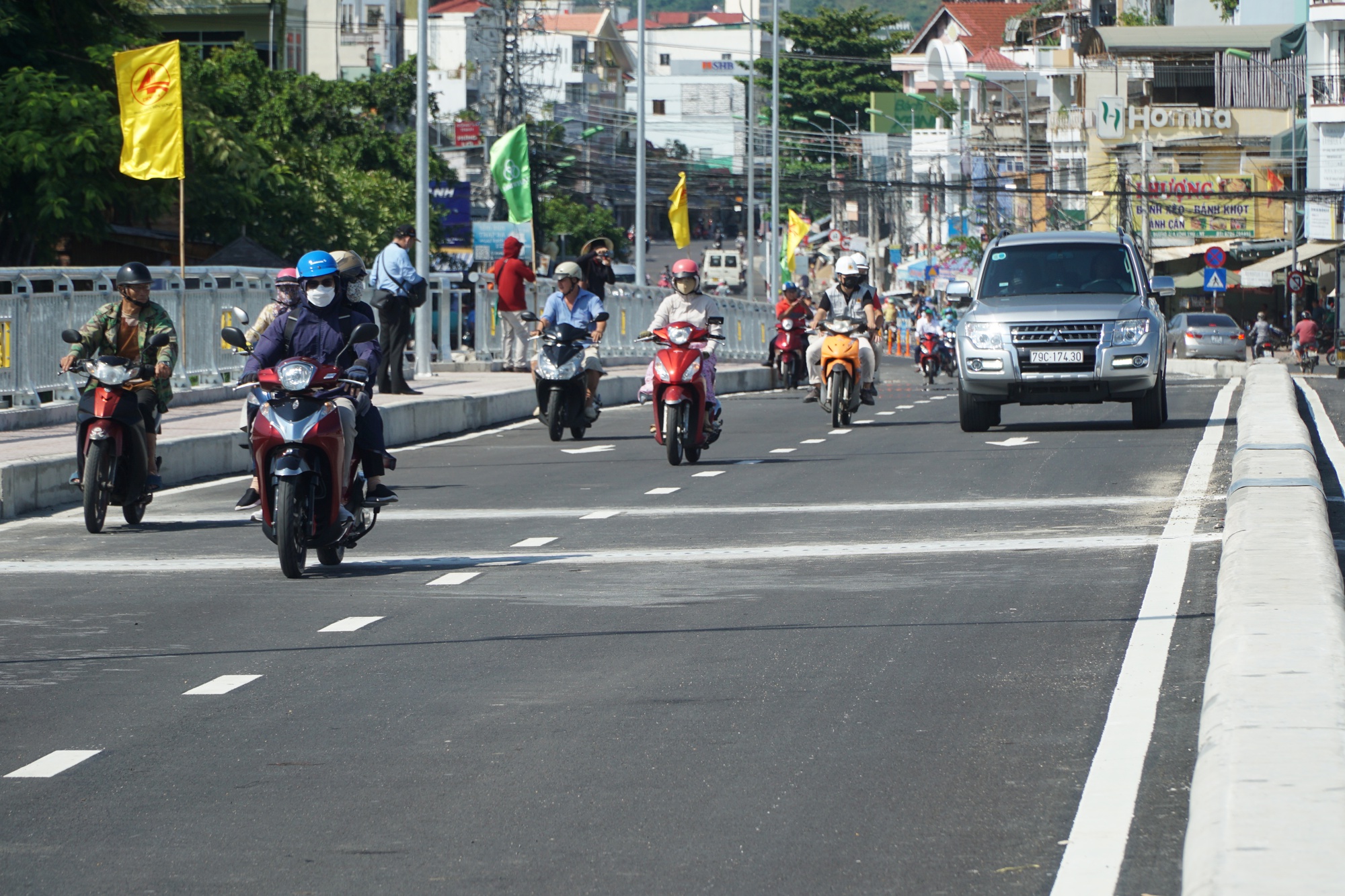 Cầu Xóm Bóng Nha Trang chính thức đi vào hoạt động - Ảnh 8.