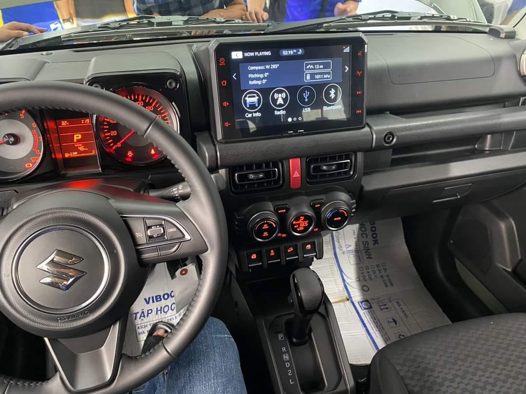 Suzuki Jimny không 'hứa' giao hàng tại Việt Nam, "hét" giá lên tới 900 triệu đồng   - Ảnh 3.