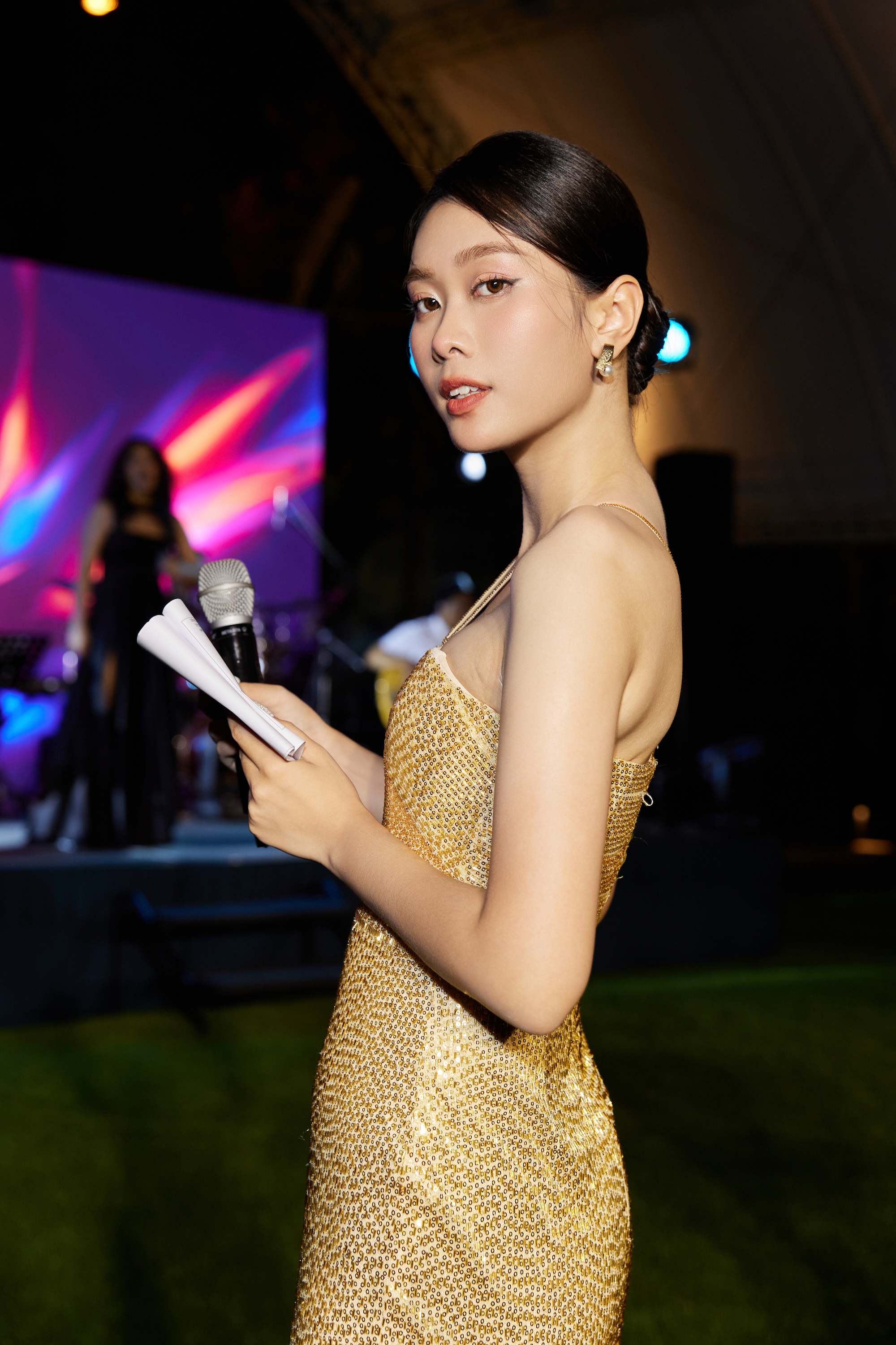 Miss Peace Vietnam Ban Mai thử sức làm MC song ngữ - Ảnh 4.