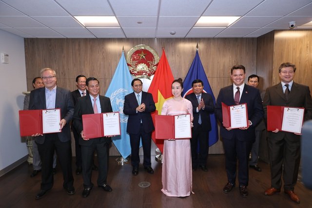 Liên minh Phát triển Hạ tầng xanh Saigontel ký hợp tác thúc đẩy tăng trưởng xanh - Ảnh 1. Liên minh Phát triển Hạ tầng xanh Saigontel ký hợp tác thúc đẩy tăng trưởng xanh - Ảnh 1.