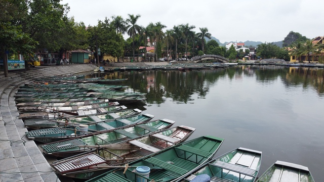 Sau lùm xùm đóng cửa, Tam Cốc - Bích Động tăng giá vé gần gấp đôi - Ảnh 2.