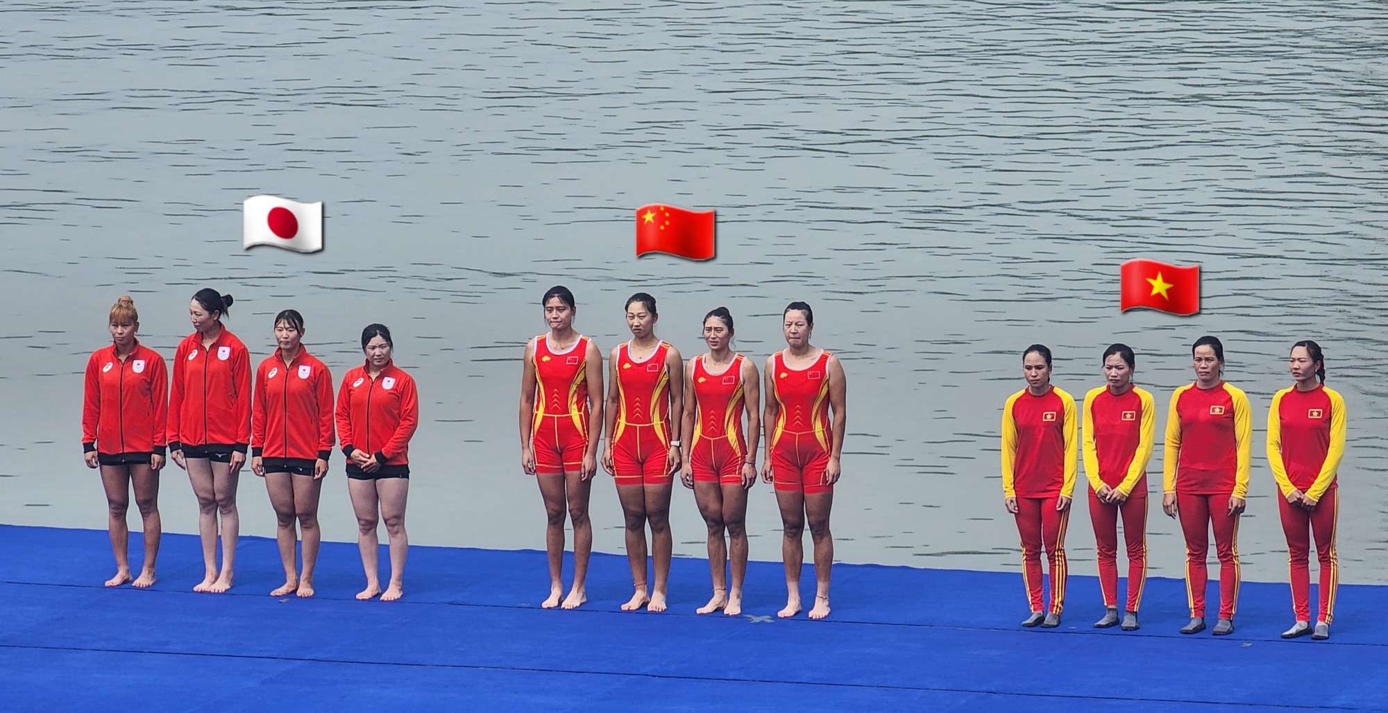 Trưởng đoàn thể thao Việt Nam thưởng nóng cho 4 cô gái giành HCĐ ASIAD 19 - Ảnh 3.