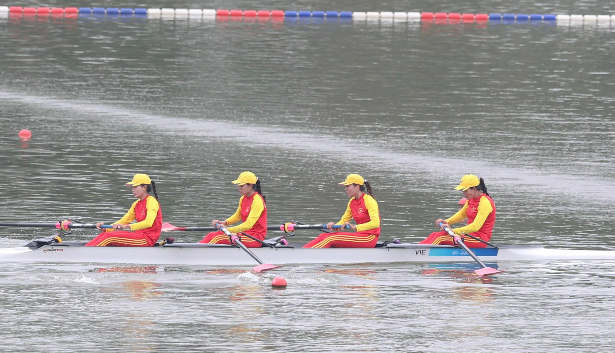 4 cô gái rowing mang về huy chương đầu tiên cho Việt Nam ở ASIAD 19   - Ảnh 1.