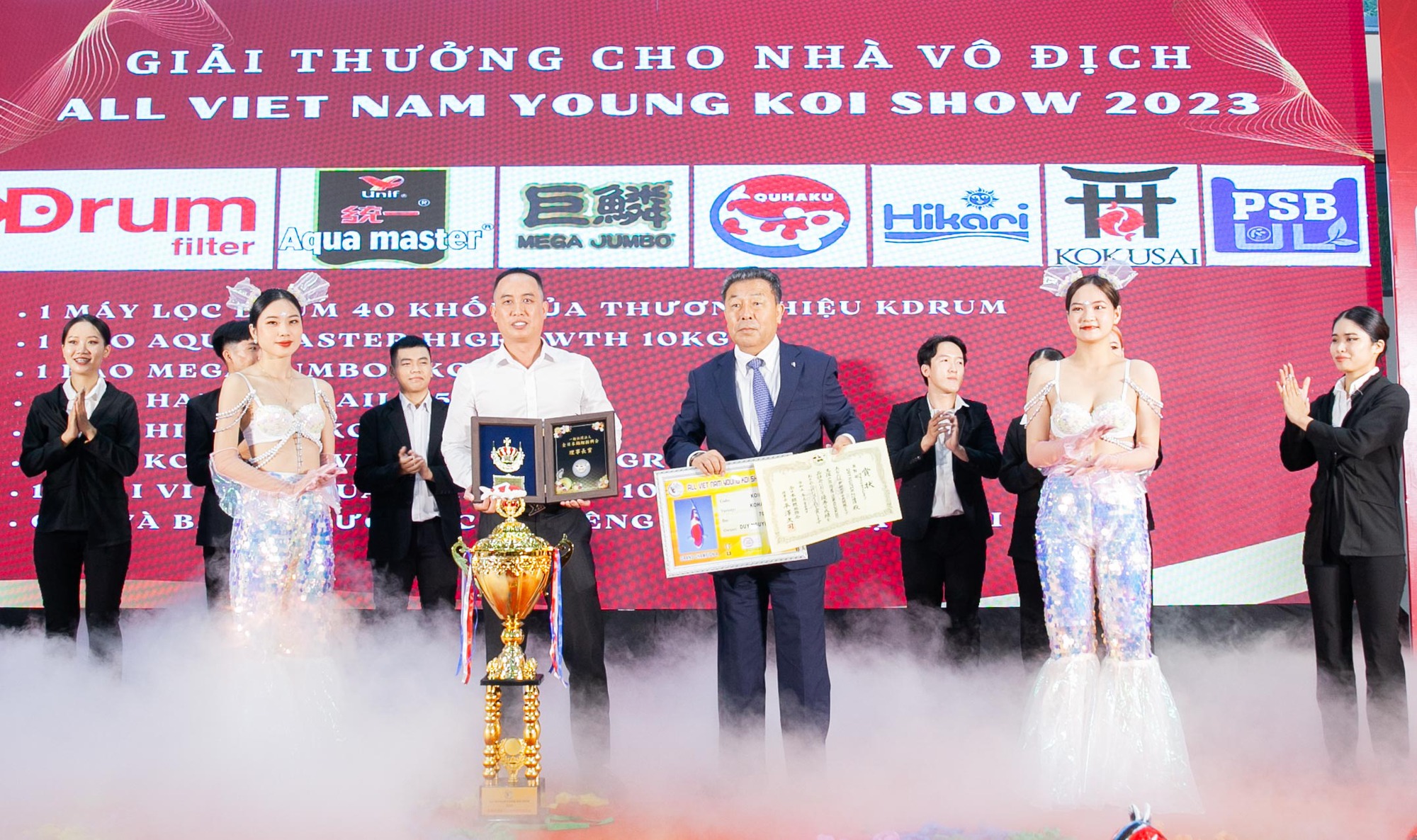 Hơn 500 con cá koi hội tụ tại Đà Nẵng thi 'hoa hậu' cá koi toàn quốc - Ảnh 8.