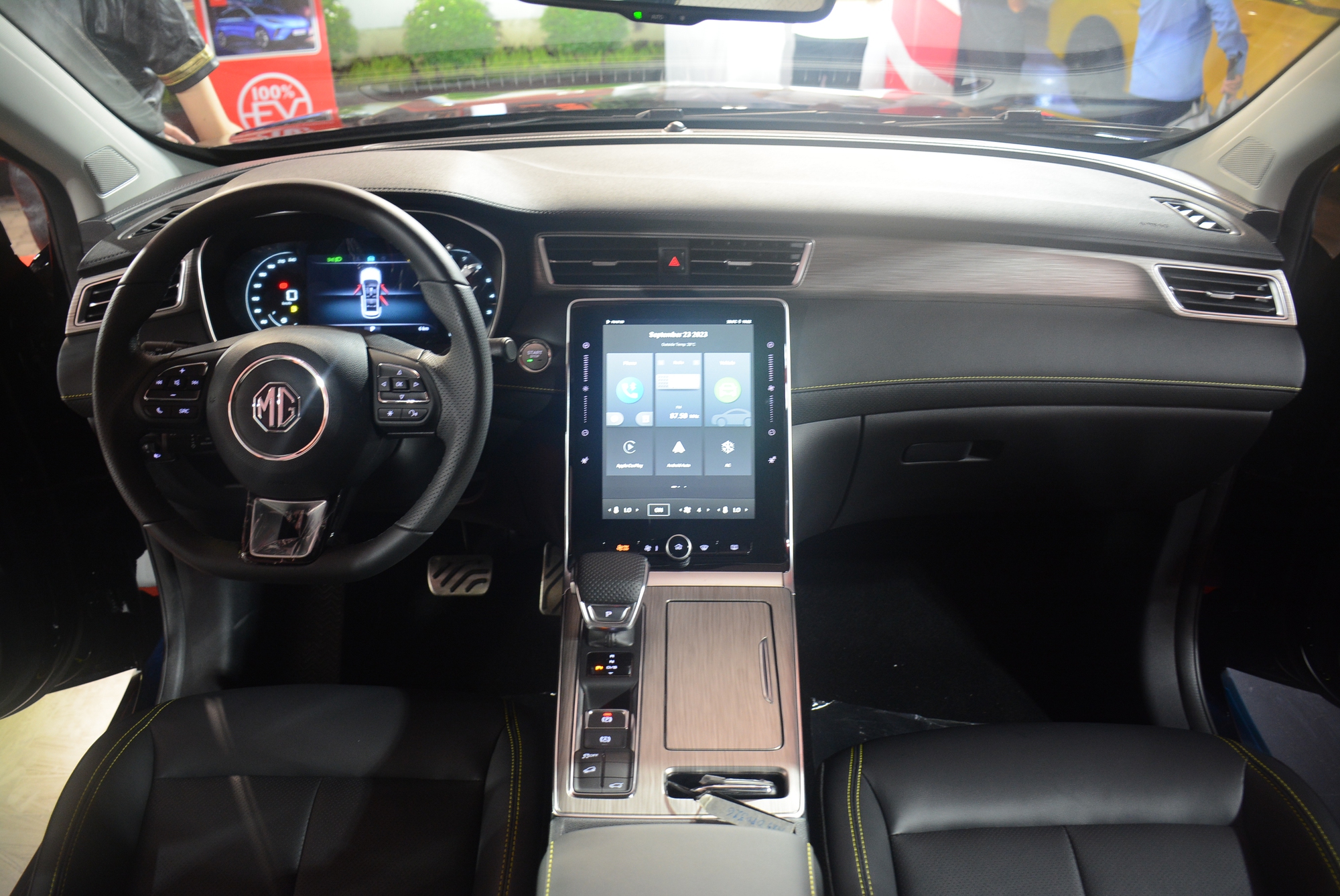 Xe crossover 5 chỗ MG RX5 giá từ 739 triệu đồng, tham vọng cạnh tranh ...