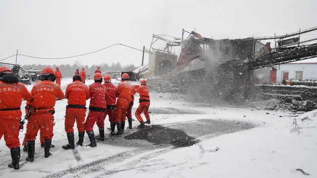 Cháy mỏ than ở Trung Quốc, 16 người chết - Ảnh 1.