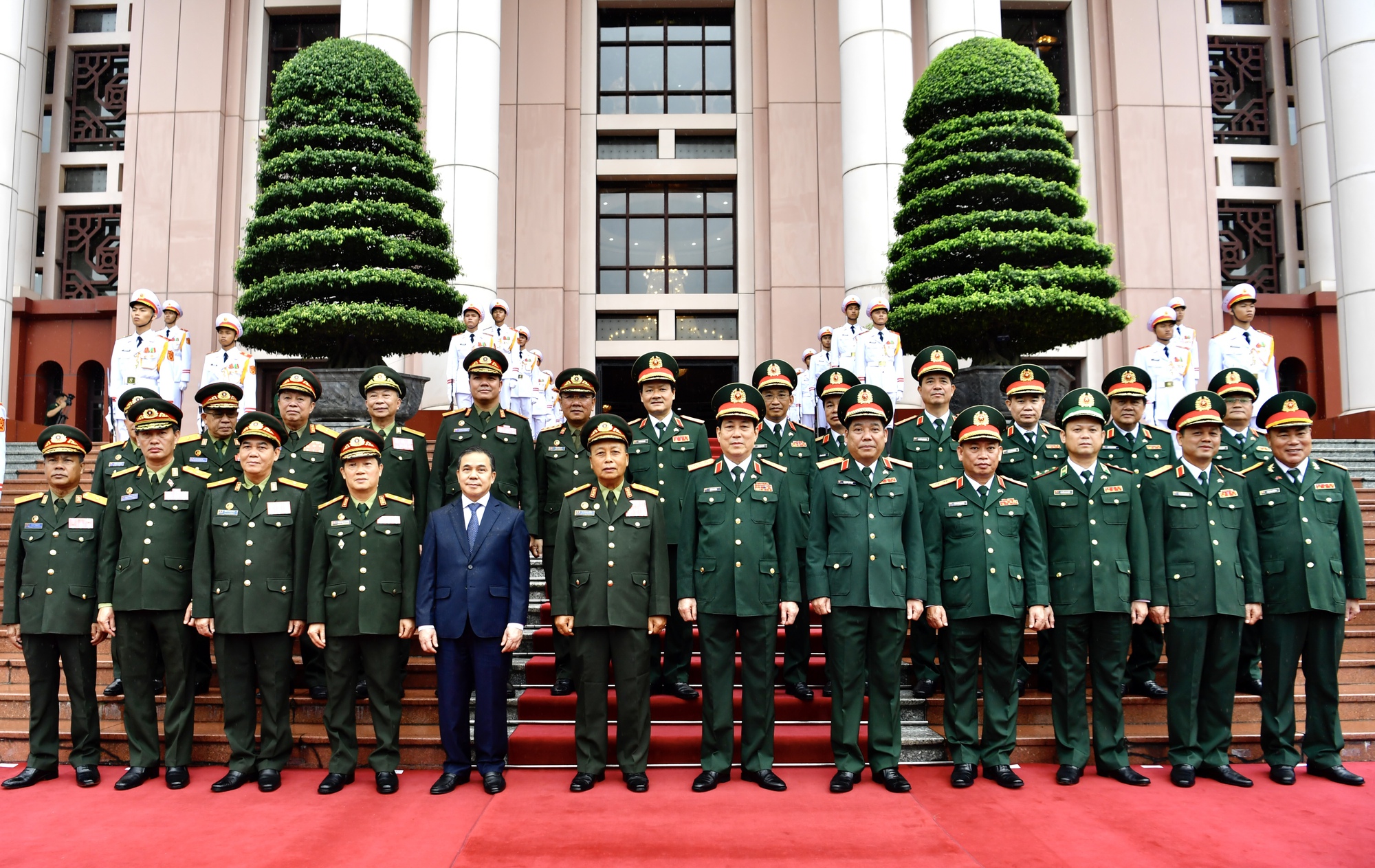 Đại tướng Lương Cường chủ trì lễ đón Chủ nhiệm Tổng cục Chính trị QĐND Lào - Ảnh 7.