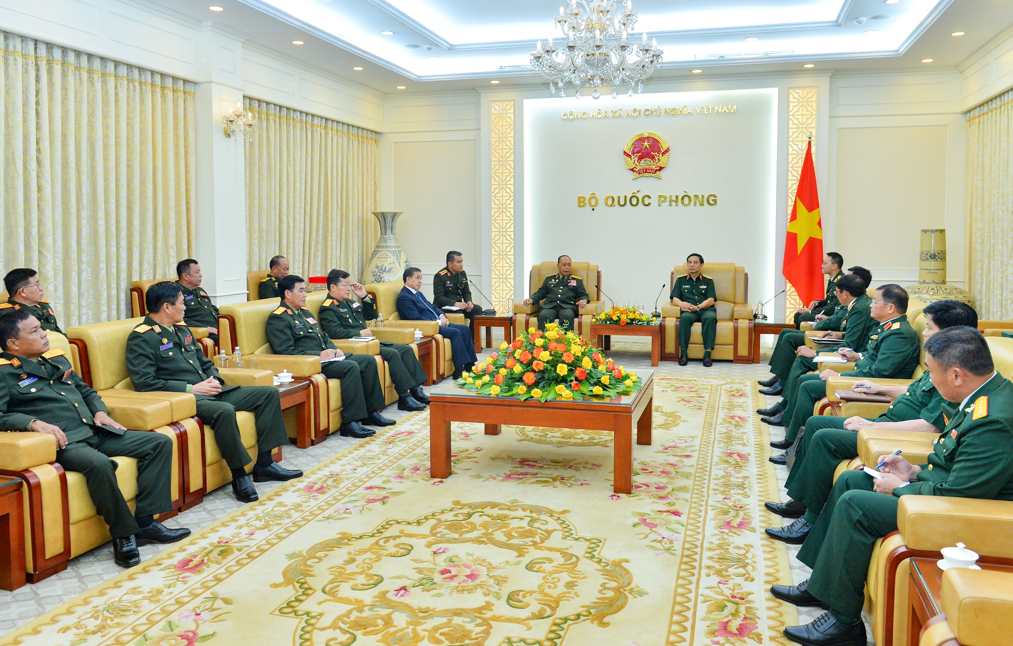 'Bộ Quốc phòng luôn ủng hộ quân đội Việt Nam - Lào phát triển bền chặt' - Ảnh 2.